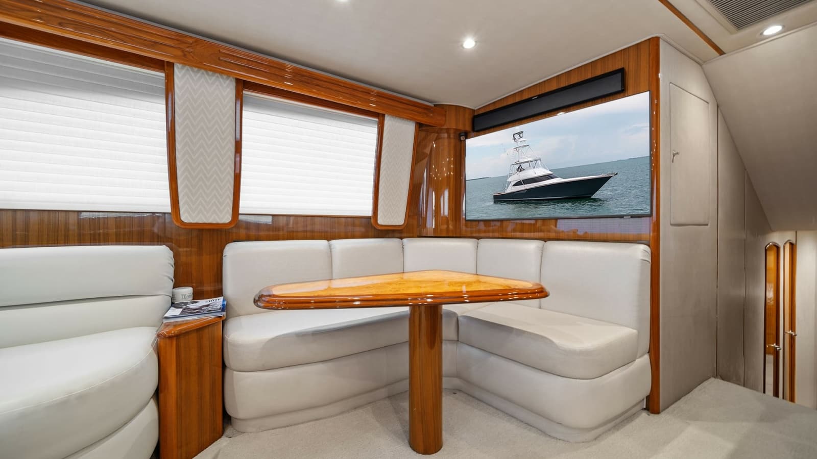 2015 Viking 55 Convertible - Photo 19