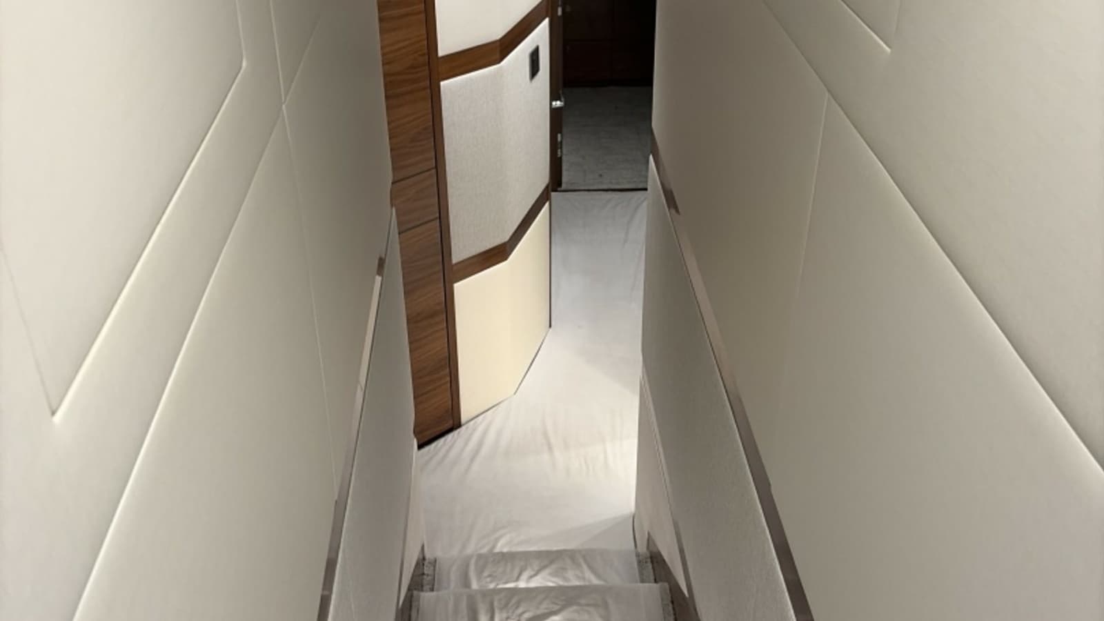 2024 Viking 64 Convertible - Photo 9