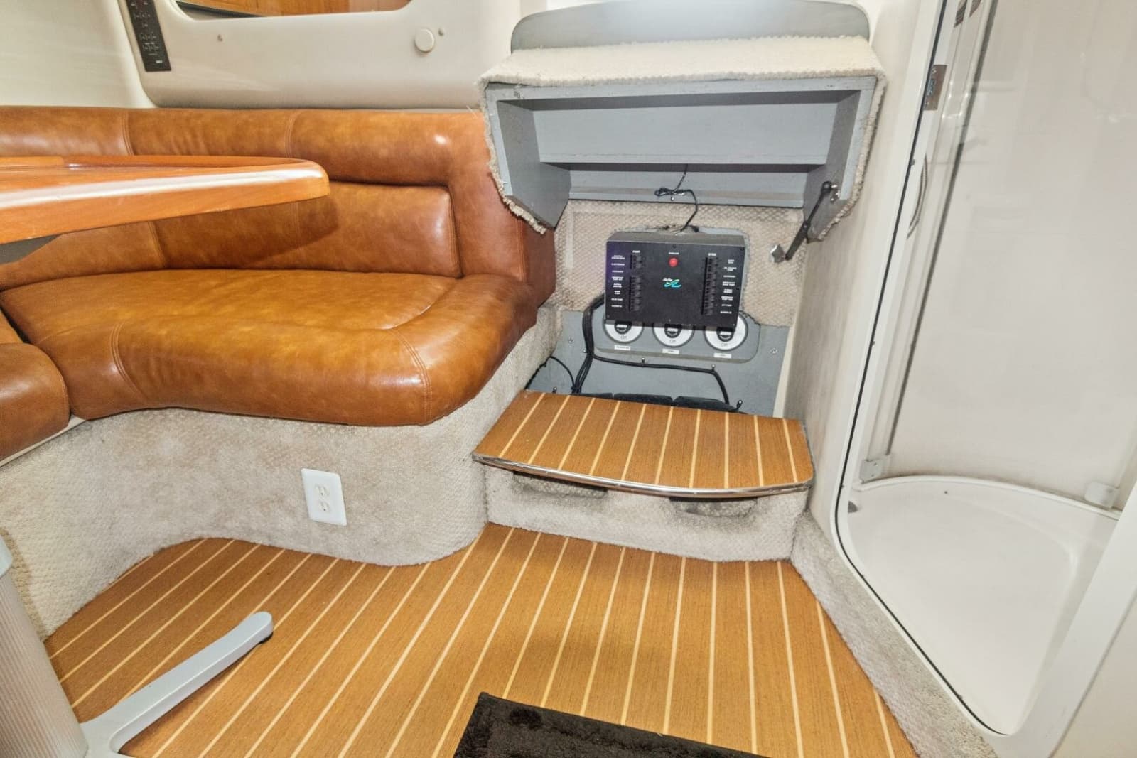 2000 Sea Ray 370 Express Cruiser - Photo 12