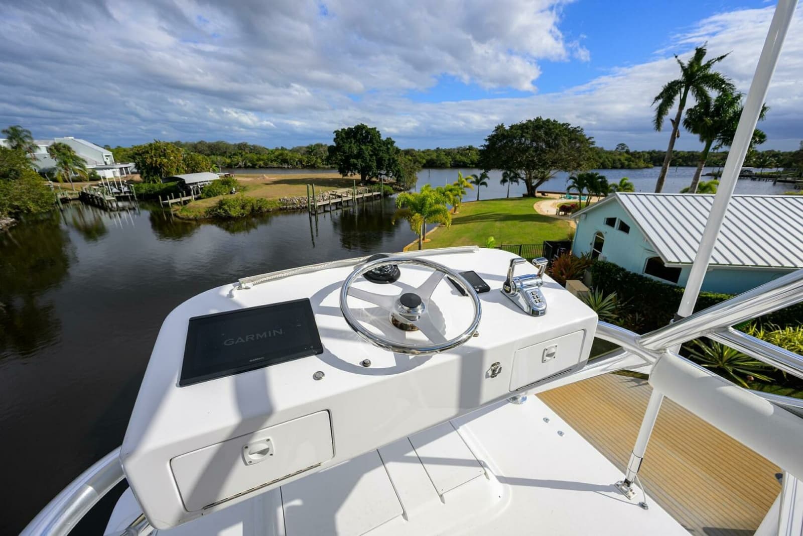 2013 Hatteras GT63 - Photo 30