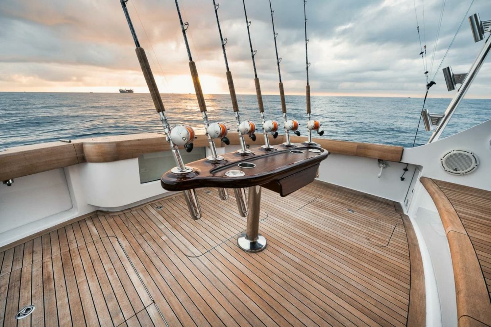 2020 Hatteras Convertible GT59 - Photo 18