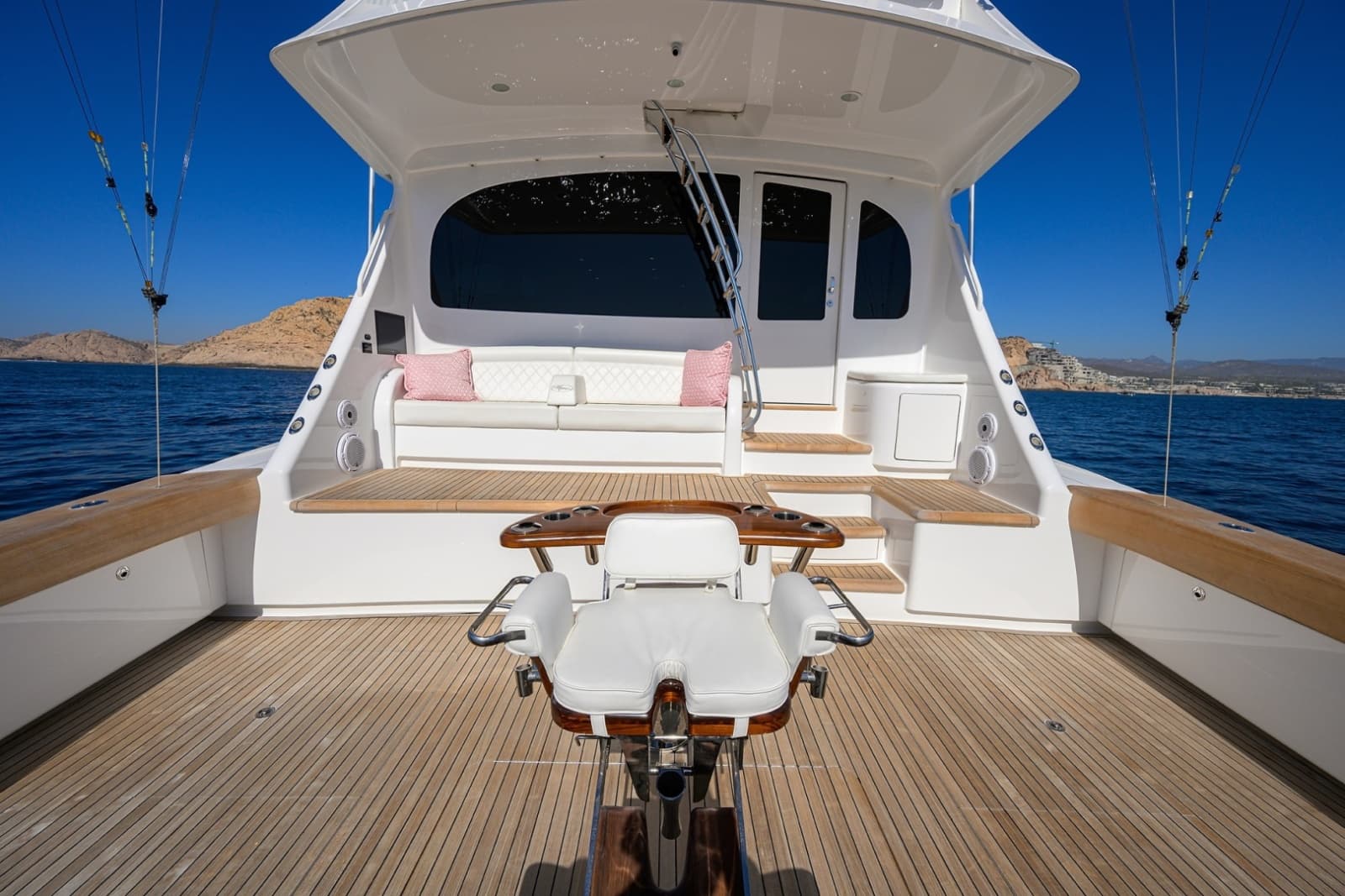 2023 Viking 80 Skybridge - Photo 42