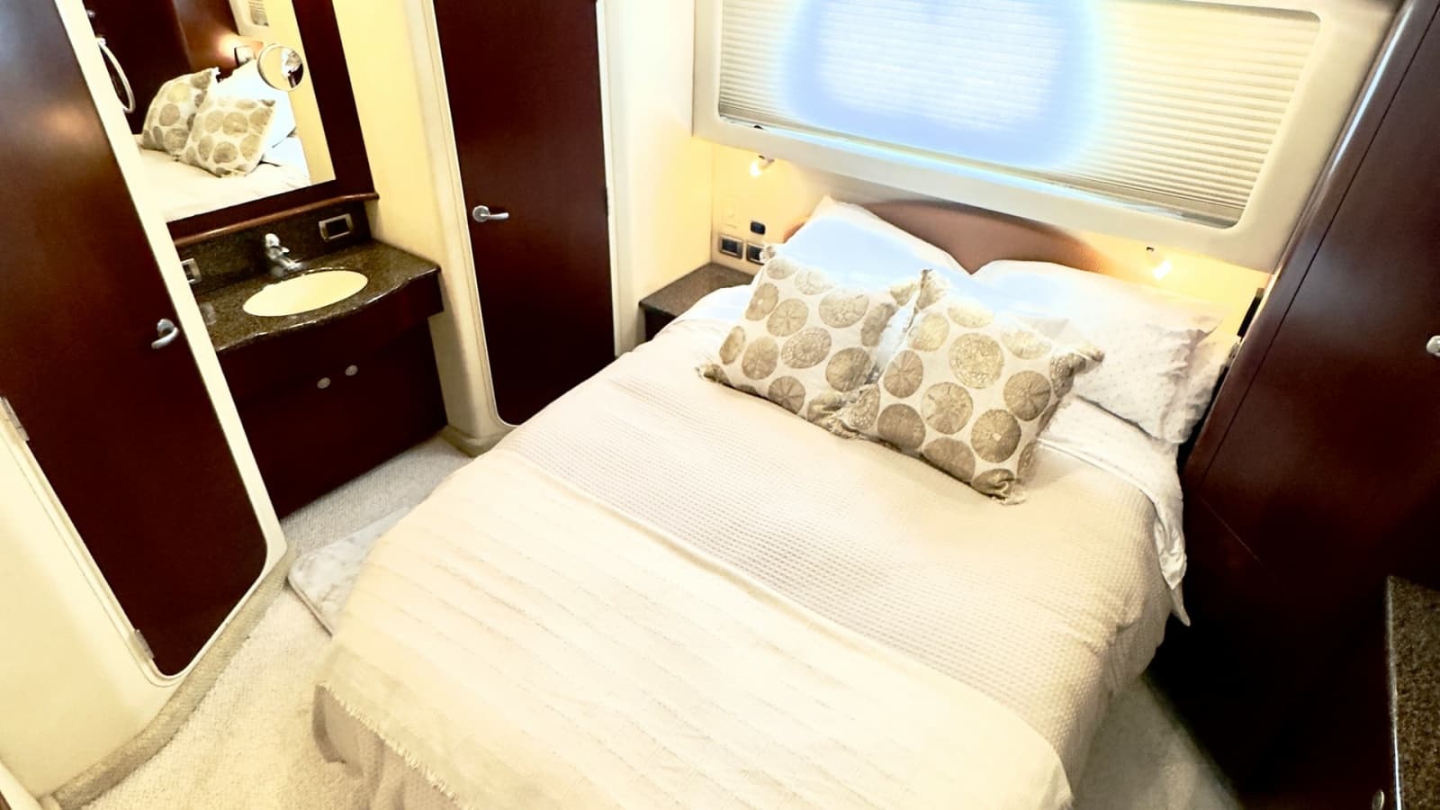 2006 Sea Ray 40 Motor Yacht - Photo 5