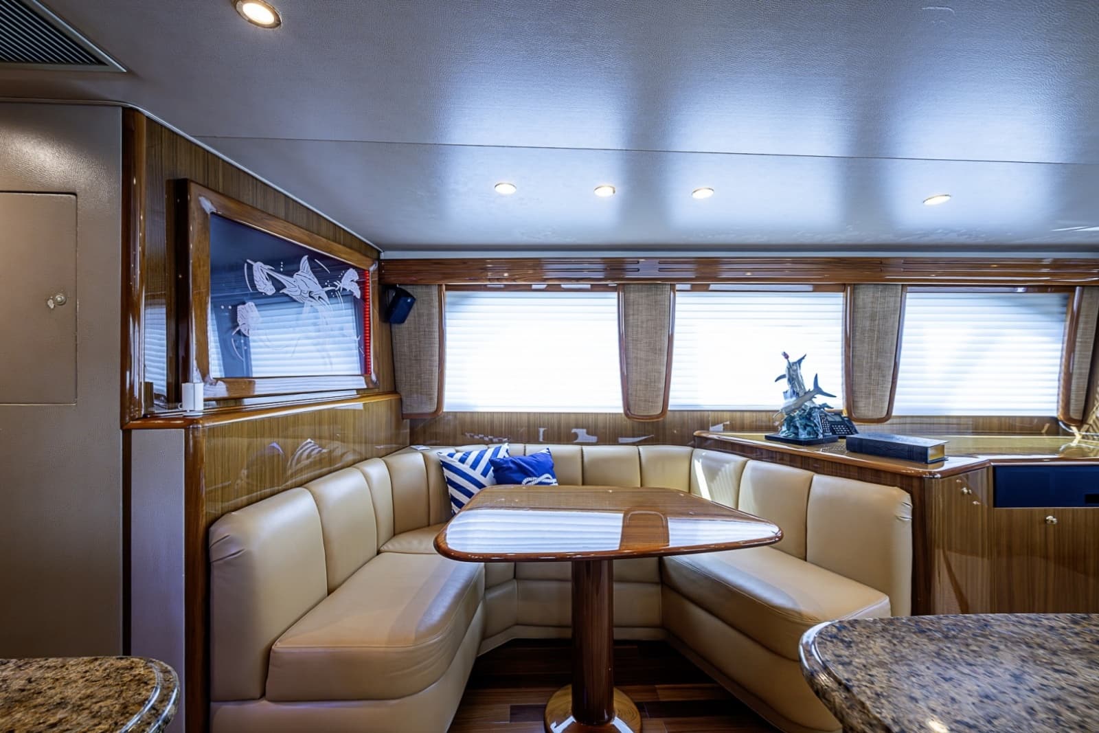 2007 Viking 64 Convertible - Photo 53