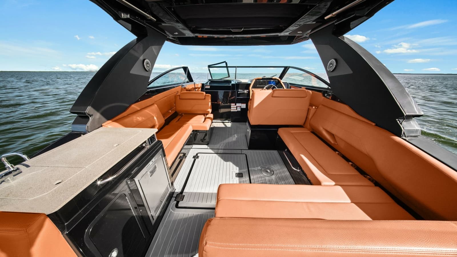 2022 Cruisers Yachts 34 GLS - Photo 3