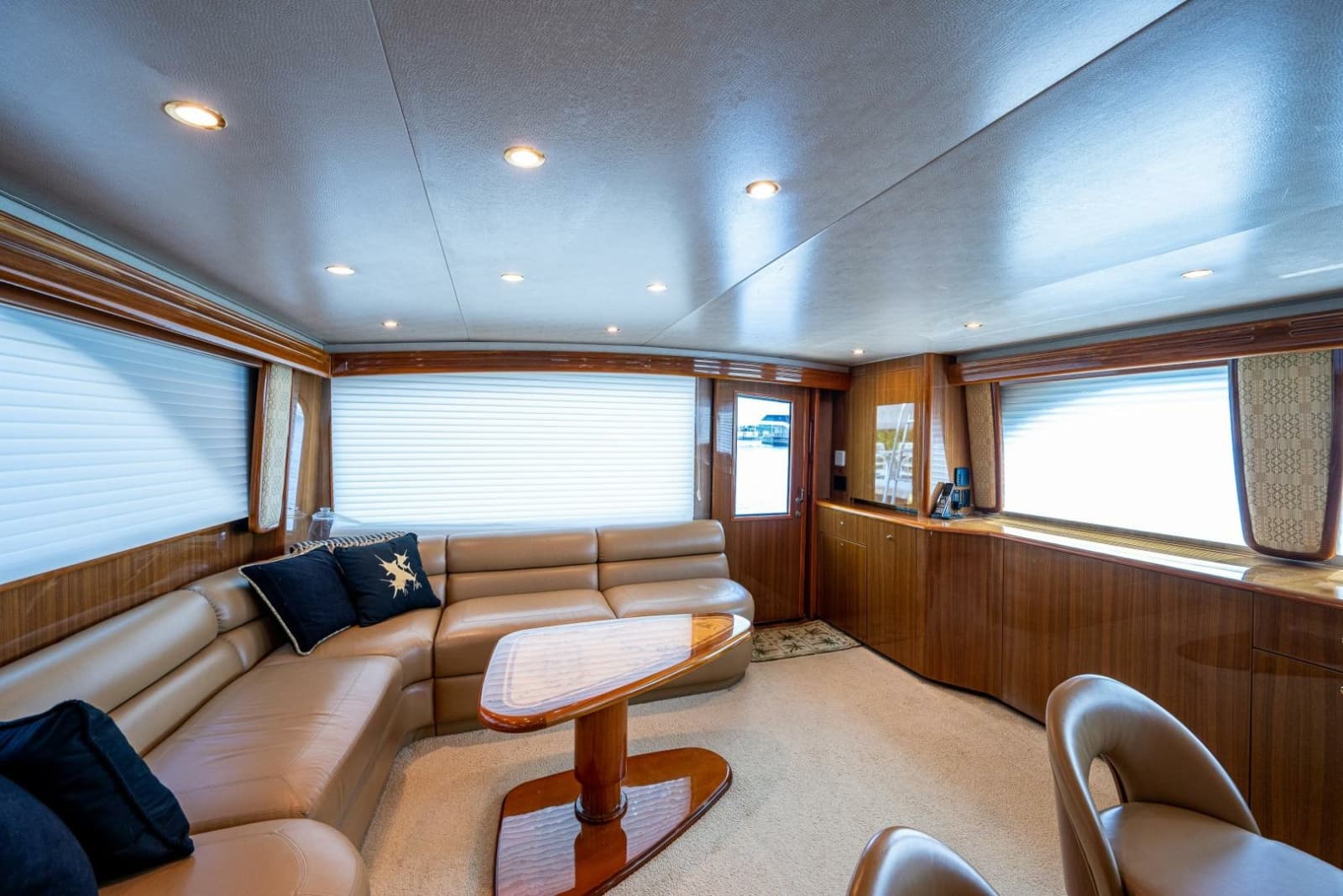 2005 Viking 74 Convertible - Photo 4