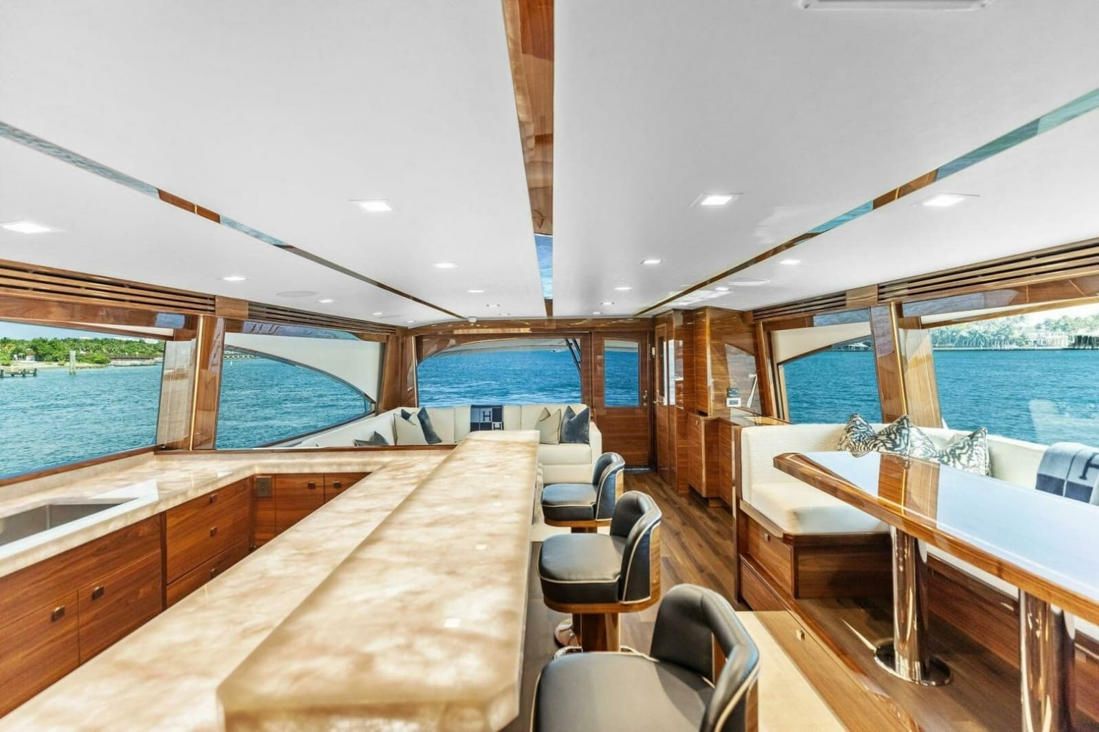 2026 Viking 82 Convertible - Photo 51