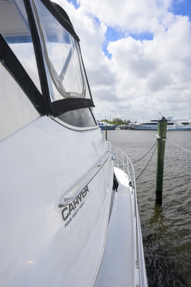 2003 Carver 444 - Photo 17