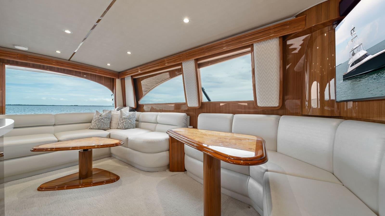 2015 Viking 55 Convertible - Photo 36