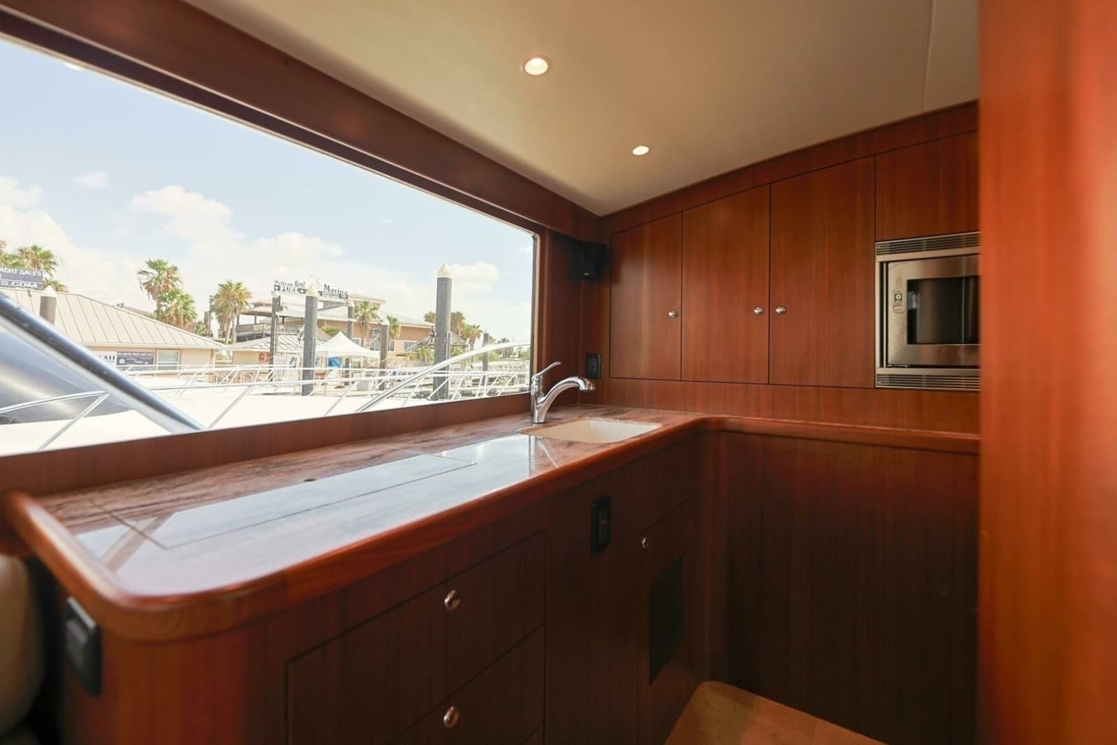 2014 Blackwell 62 Convertible - Photo 15
