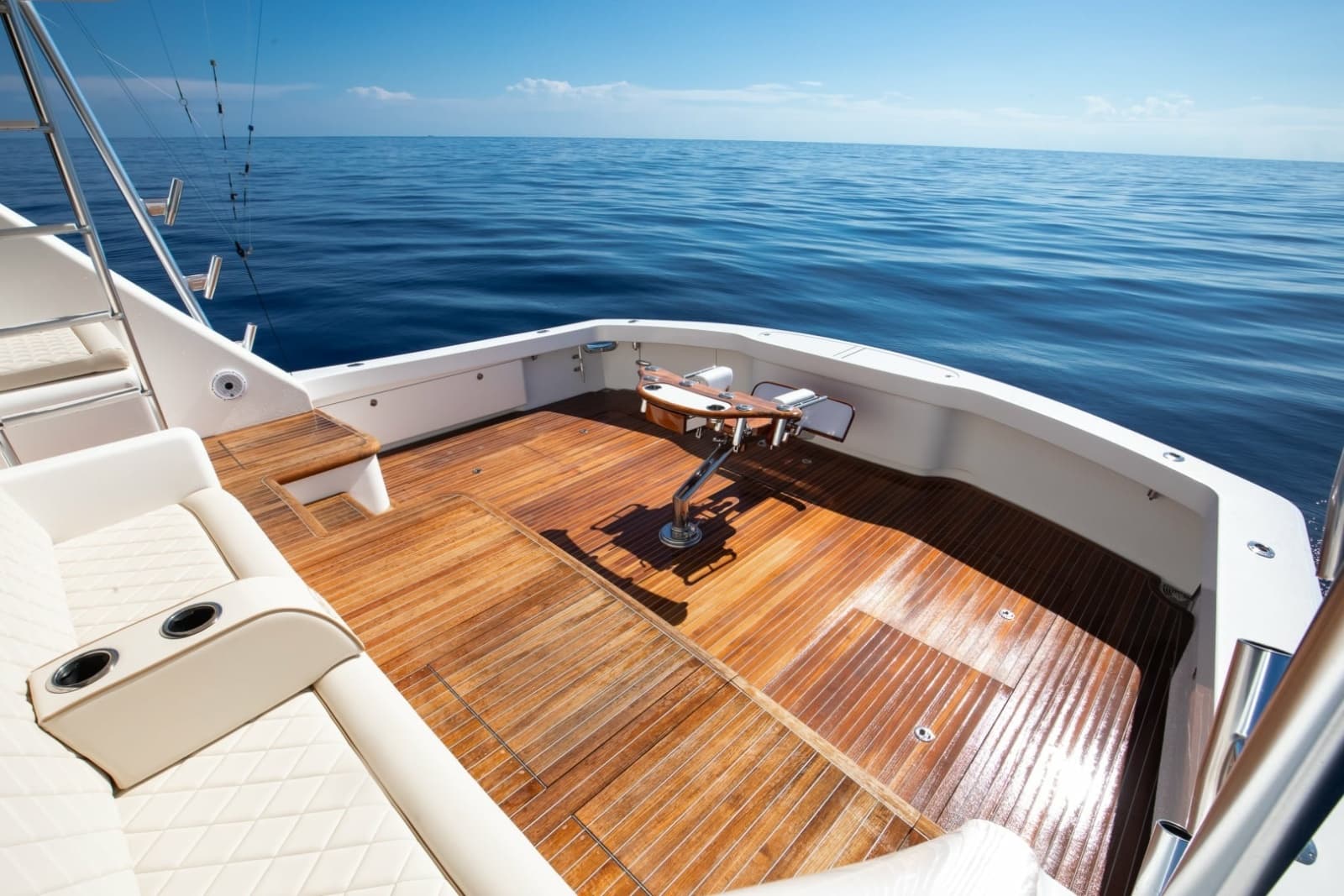 2010 Viking 82 Convertible - Photo 36