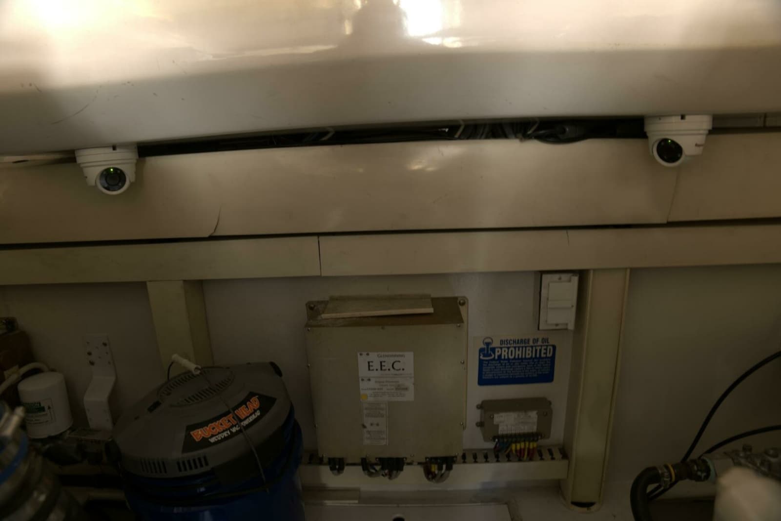 2002 Viking 43 Open - Photo 40