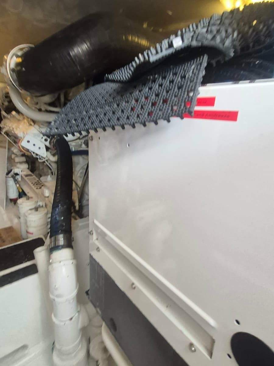 2006 Viking 56 Convertible - Photo 30