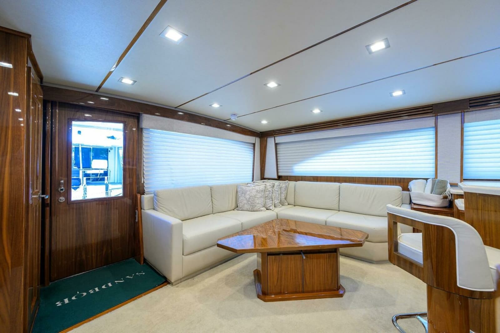 2021 Viking 72 Convertible - Photo 3
