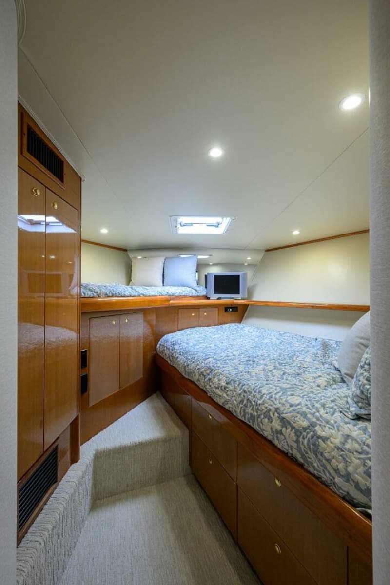 2004 Viking 56 Convertible - Photo 55