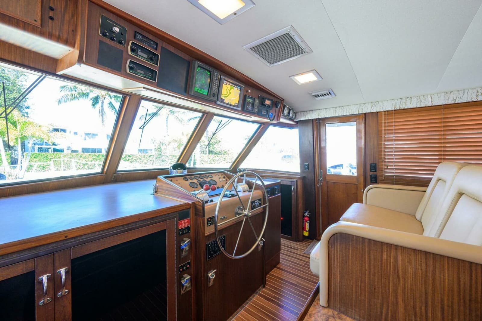 1987 Hatteras 63 Motor Yacht - Photo 21