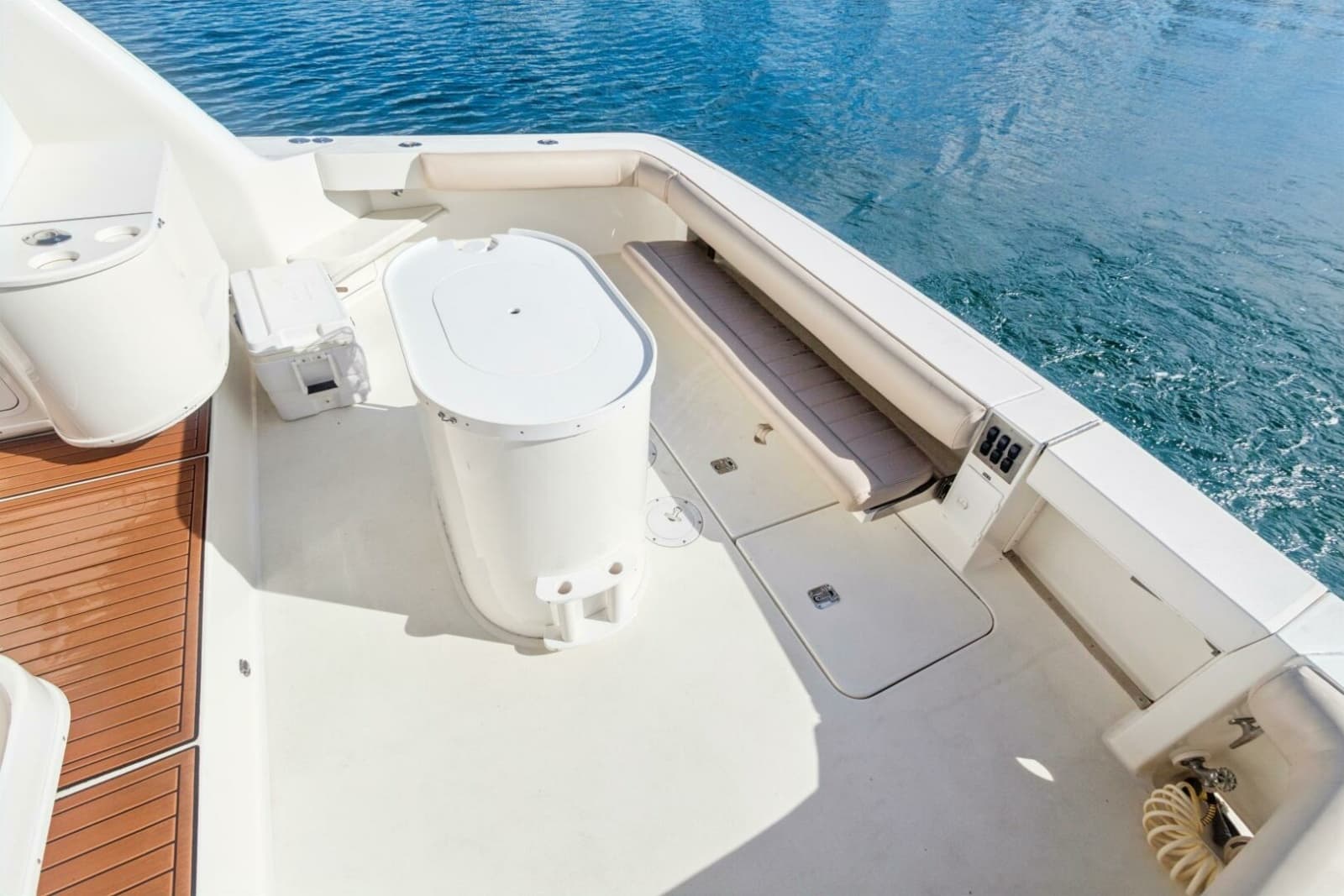 2000 Sea Ray 370 Express Cruiser - Photo 45
