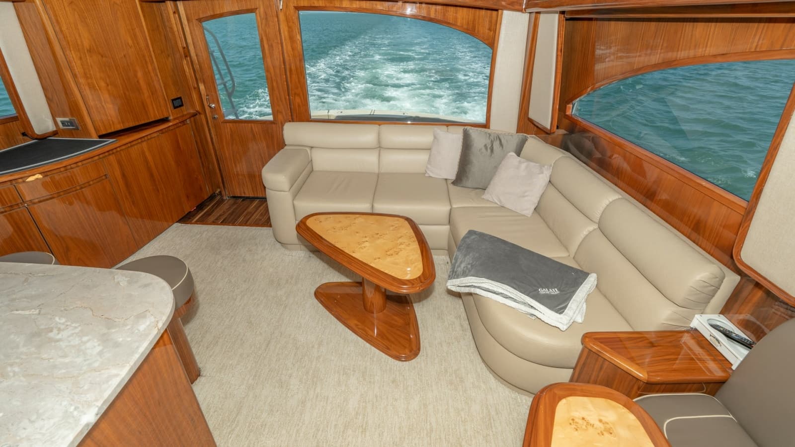 2017 Viking 55 Convertible - Photo 9