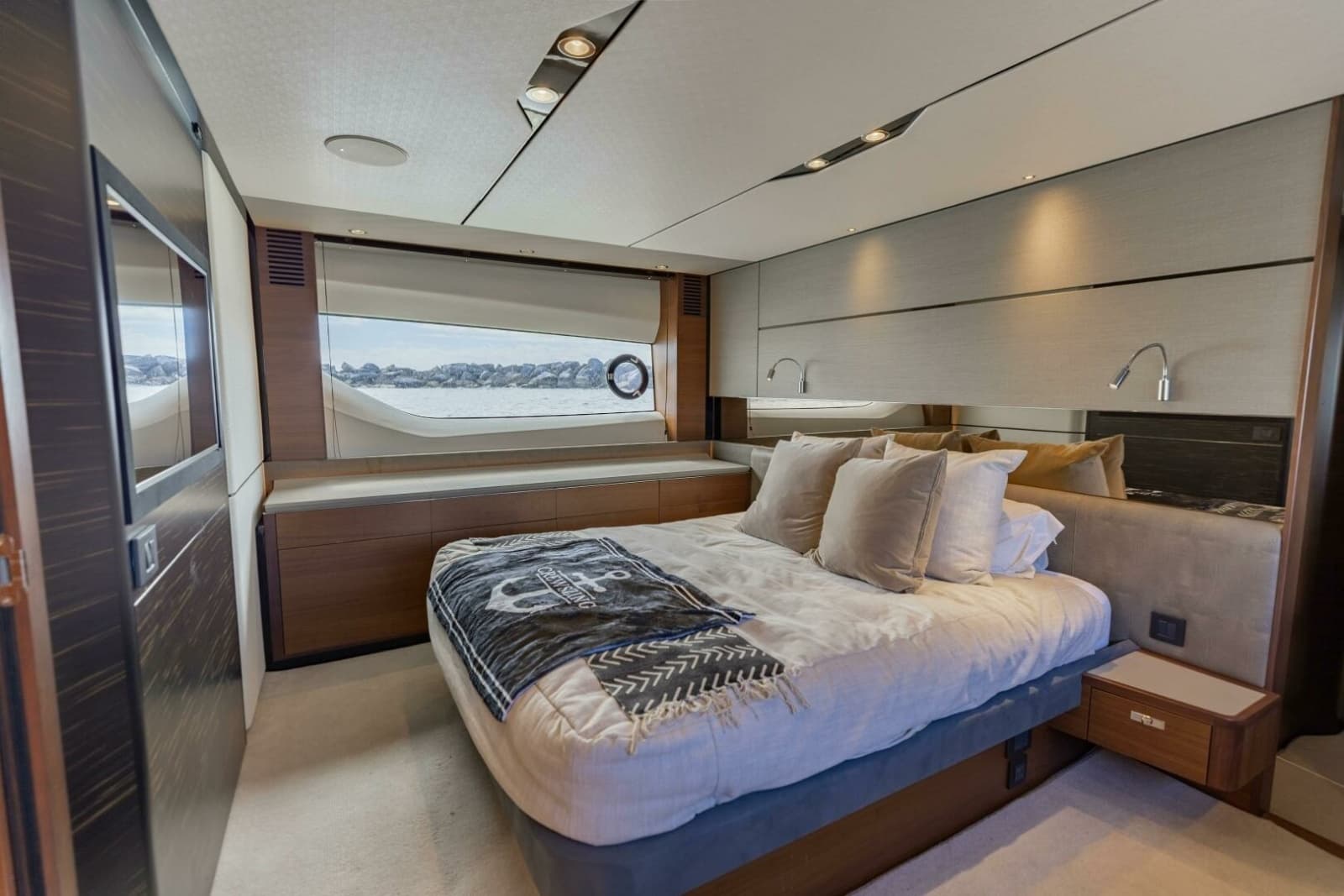 2019 Princess S65 - Photo 29
