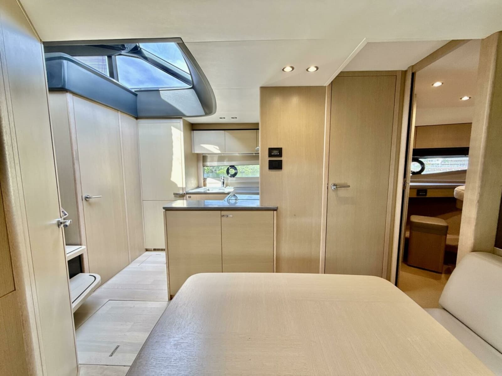 2017 Princess V58 - Photo 20