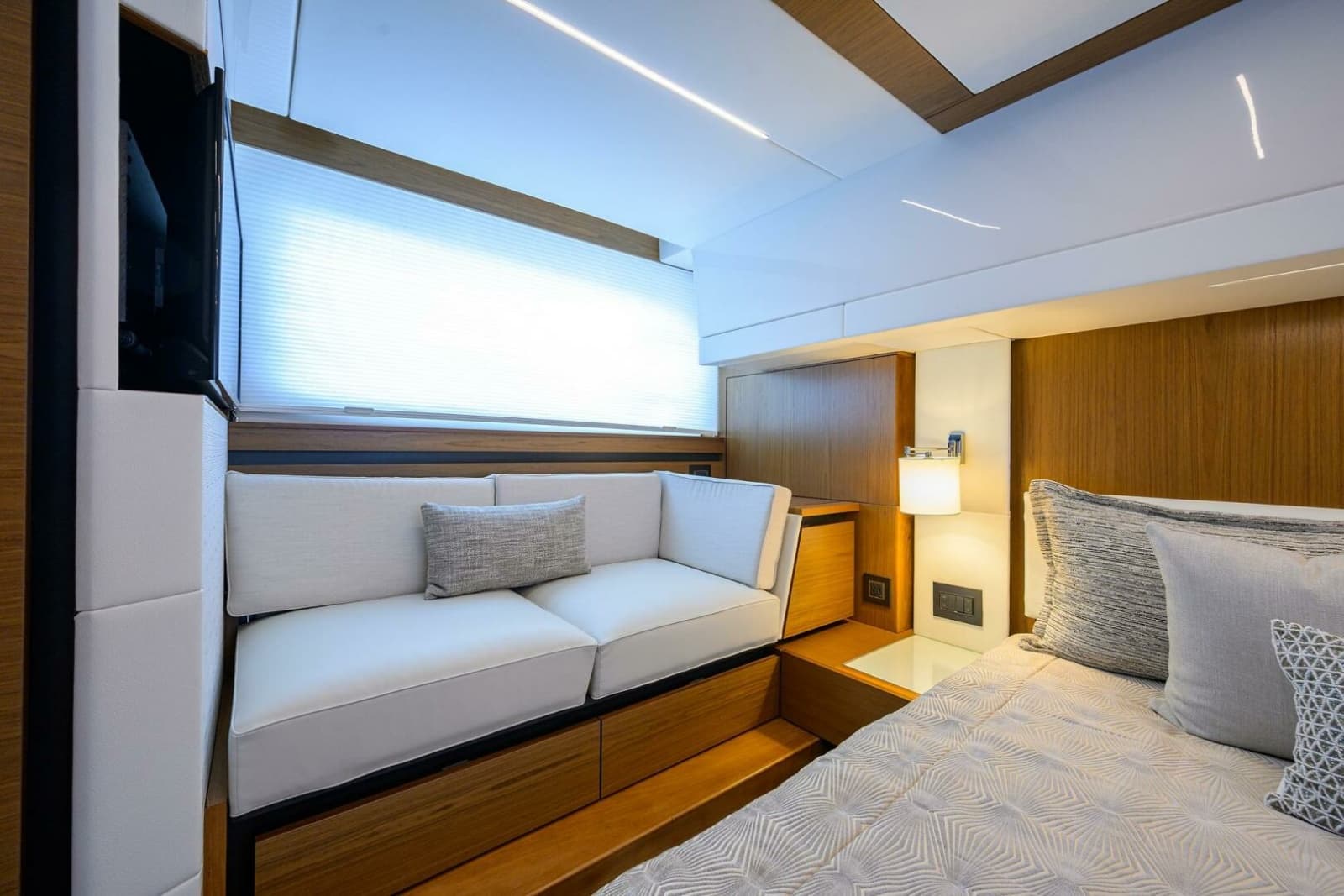 2023 Tiara Yachts C49 - Photo 18