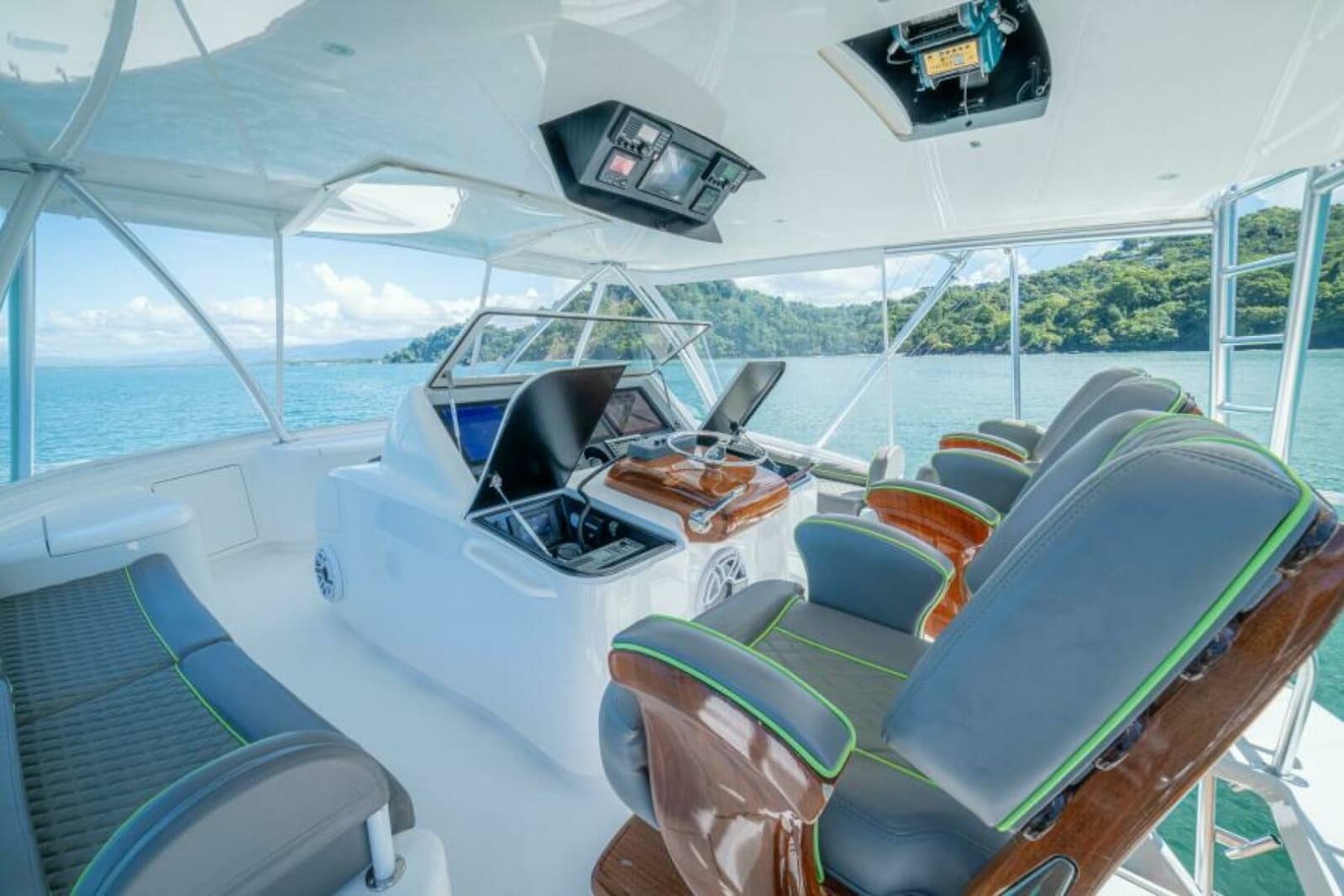 2017 Viking 62 Convertible - Photo 46
