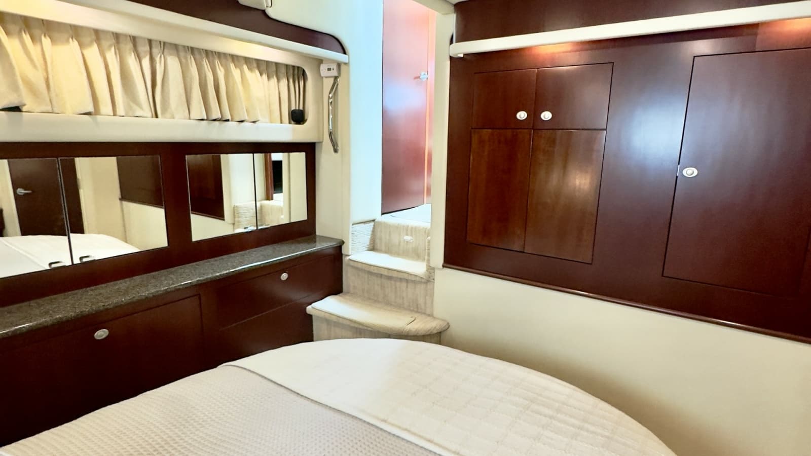 2006 Sea Ray 40 Motor Yacht - Photo 28