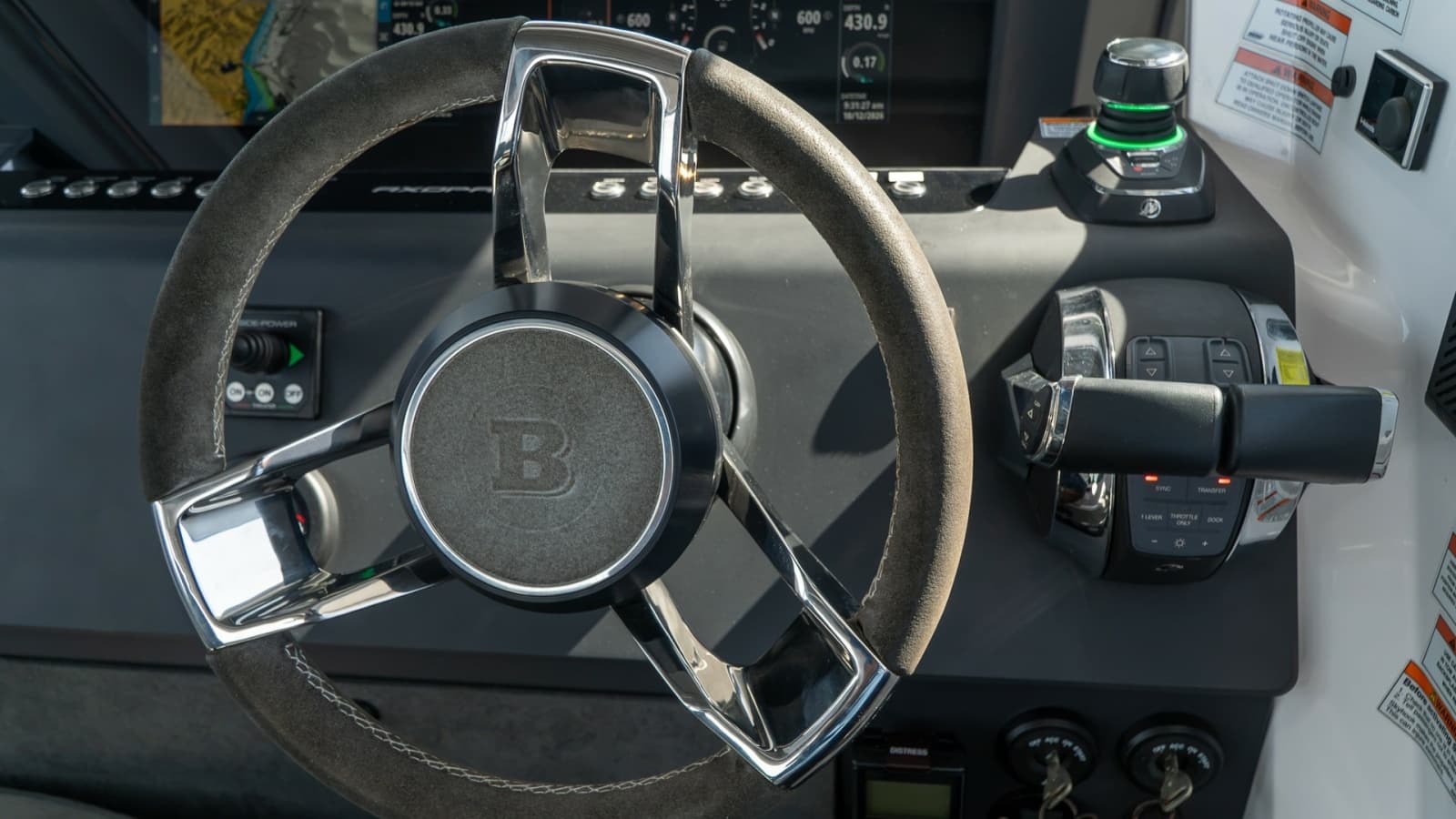 2022 Axopar 37 Brabus - Photo 20