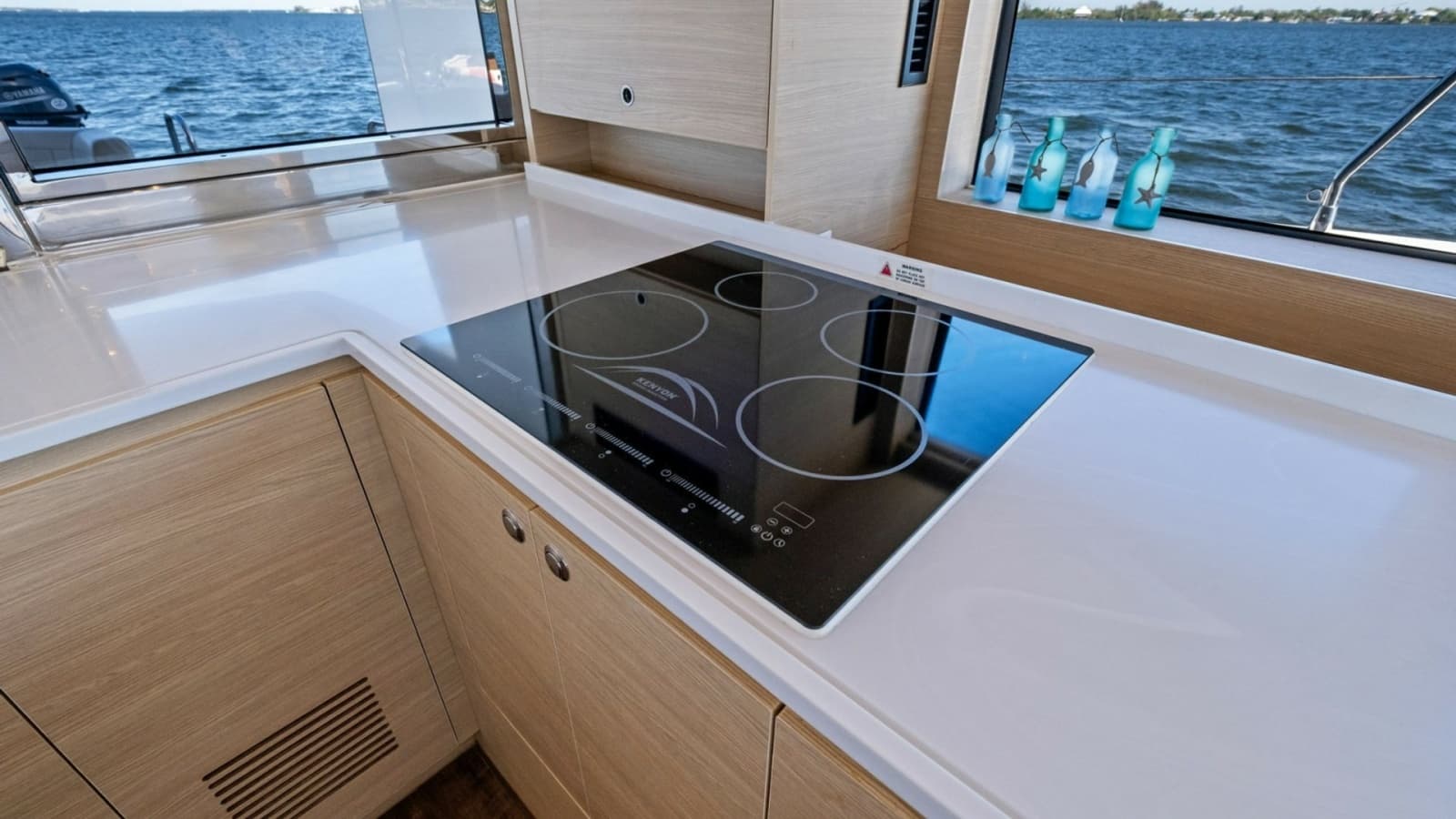 2022 Aquila 54 Yacht - Photo 16