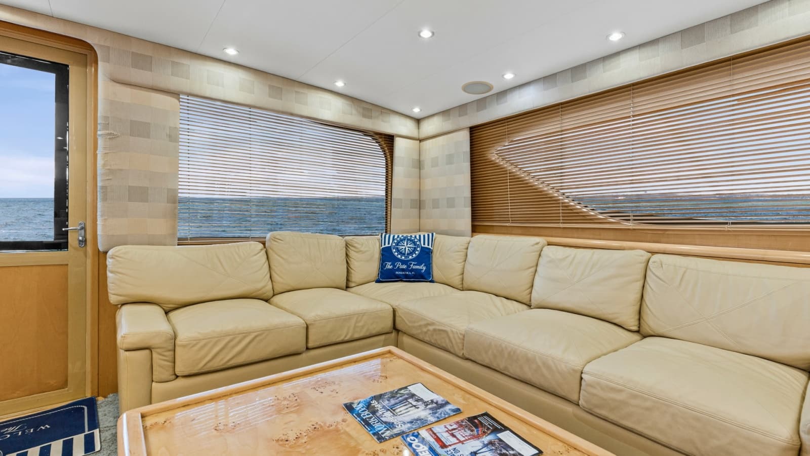 1999 Hatteras 60 Enclosed Bridge Convertible - Photo 2