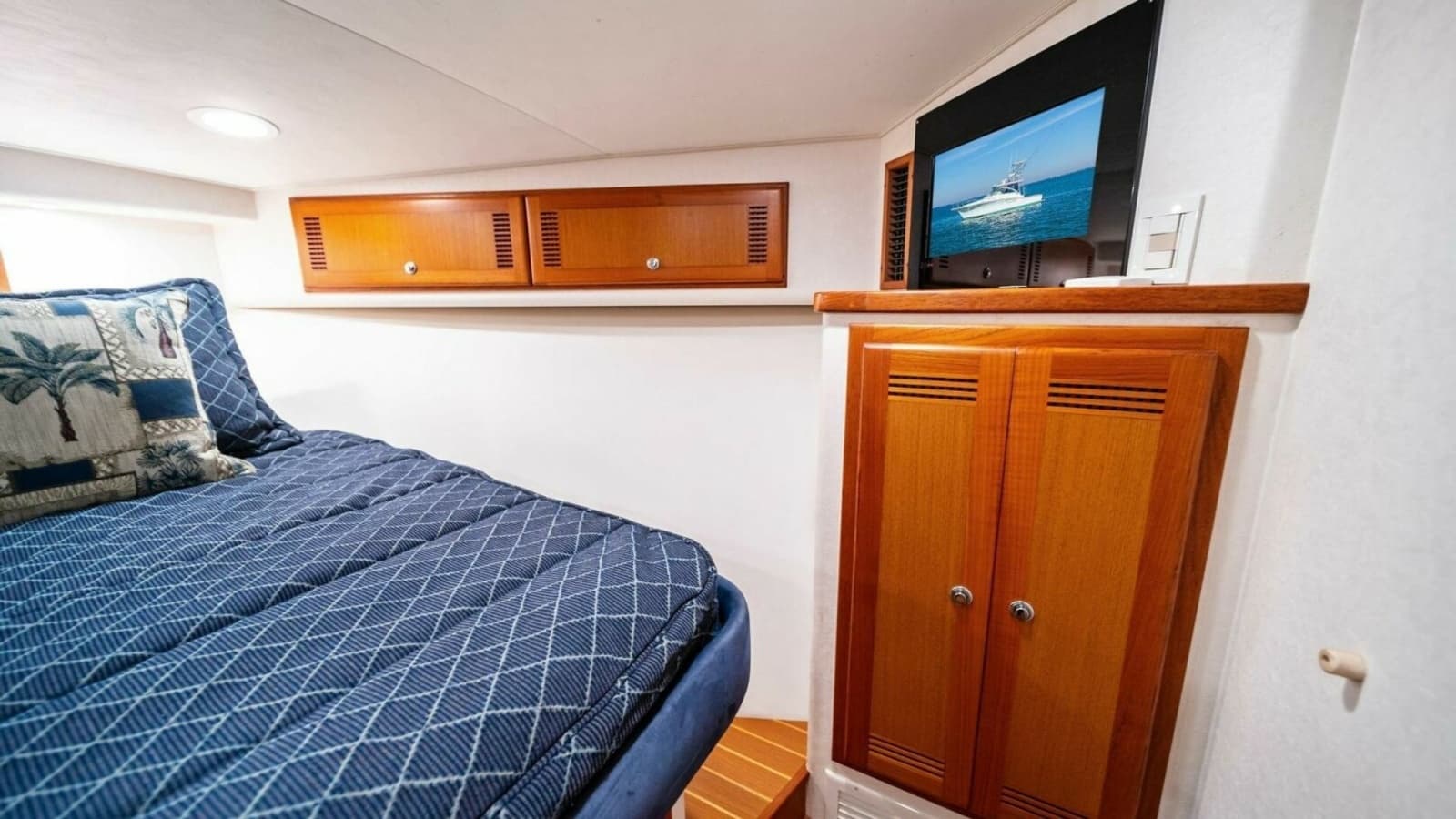 2005 Cabo 40 Express - Photo 85