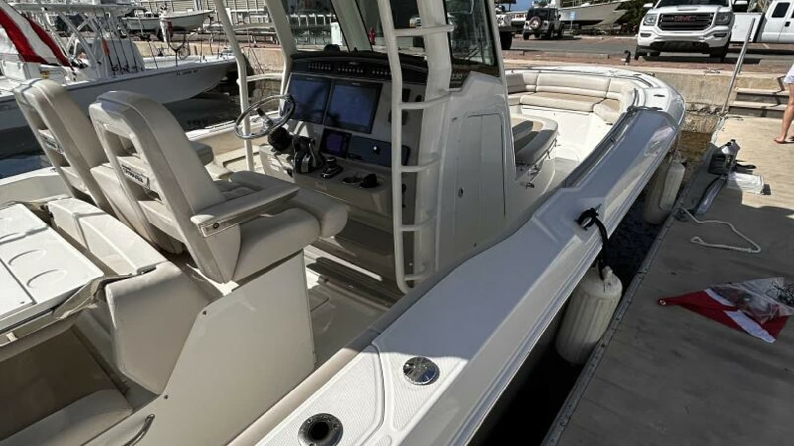 2017 Boston Whaler 330 Outrage - Photo 23