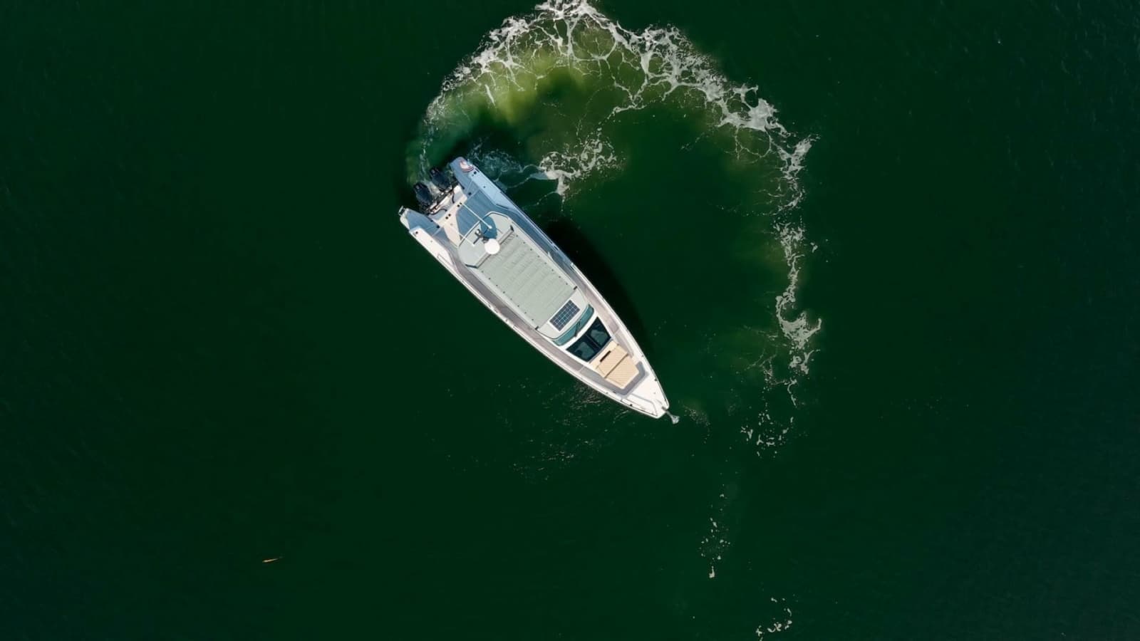 2023 Axopar 37 Suntop - Photo 35