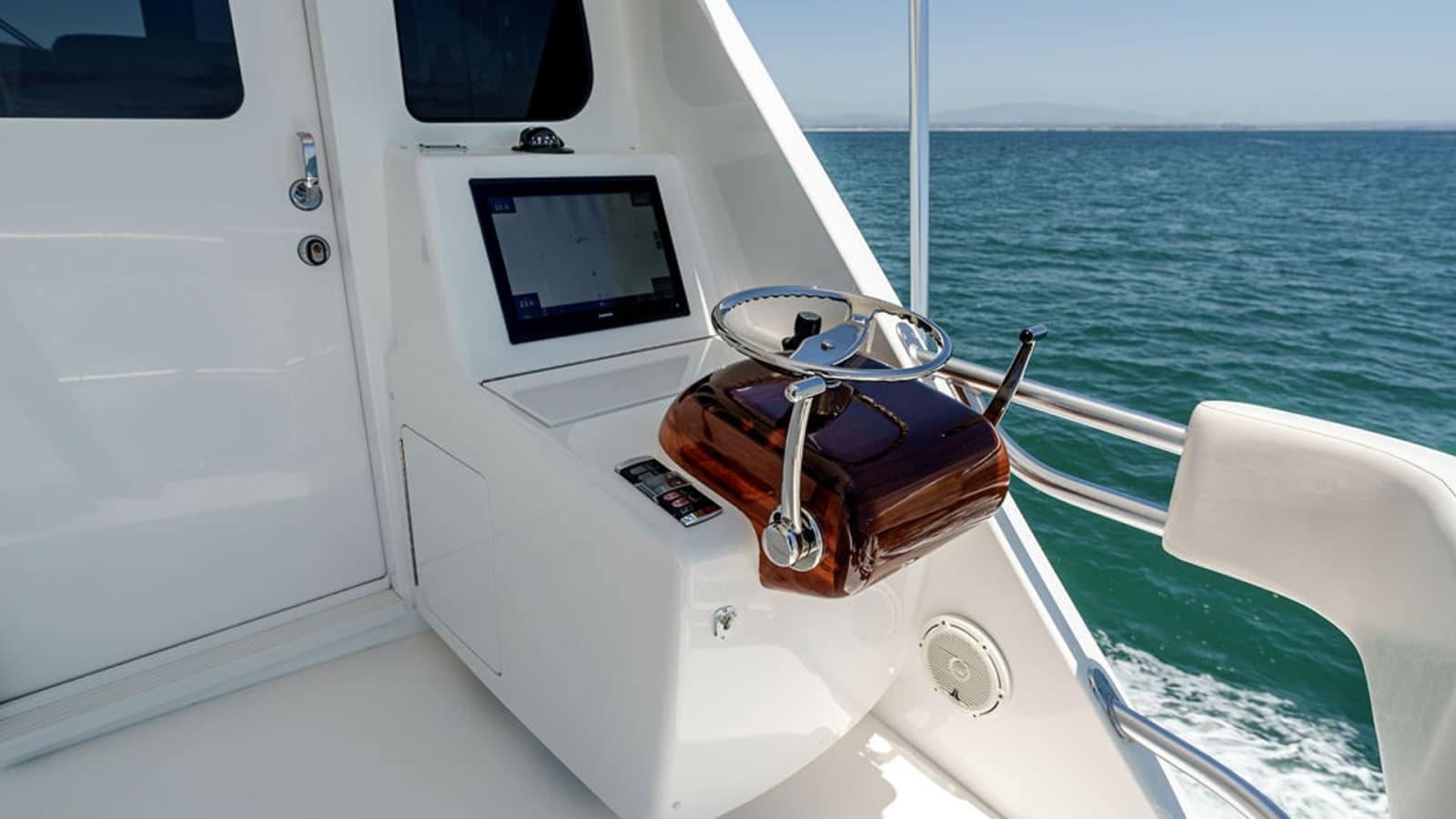 2019 Viking 80 Skybridge - Photo 52