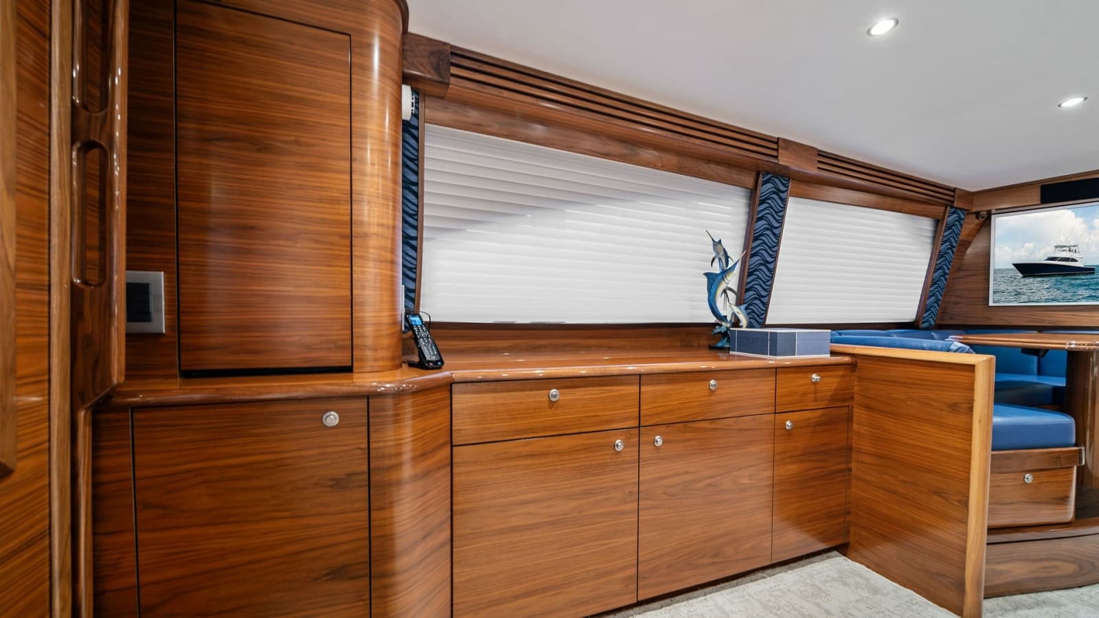 2024 Viking 64 Convertible - Photo 33