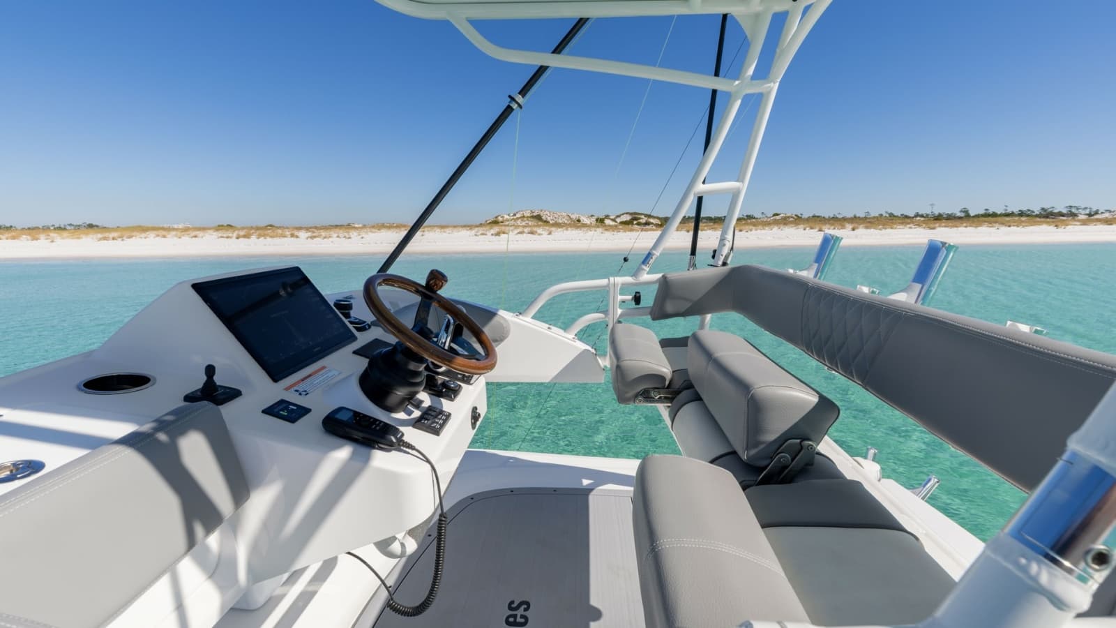 2024 Everglades 455 Center Console - Photo 29