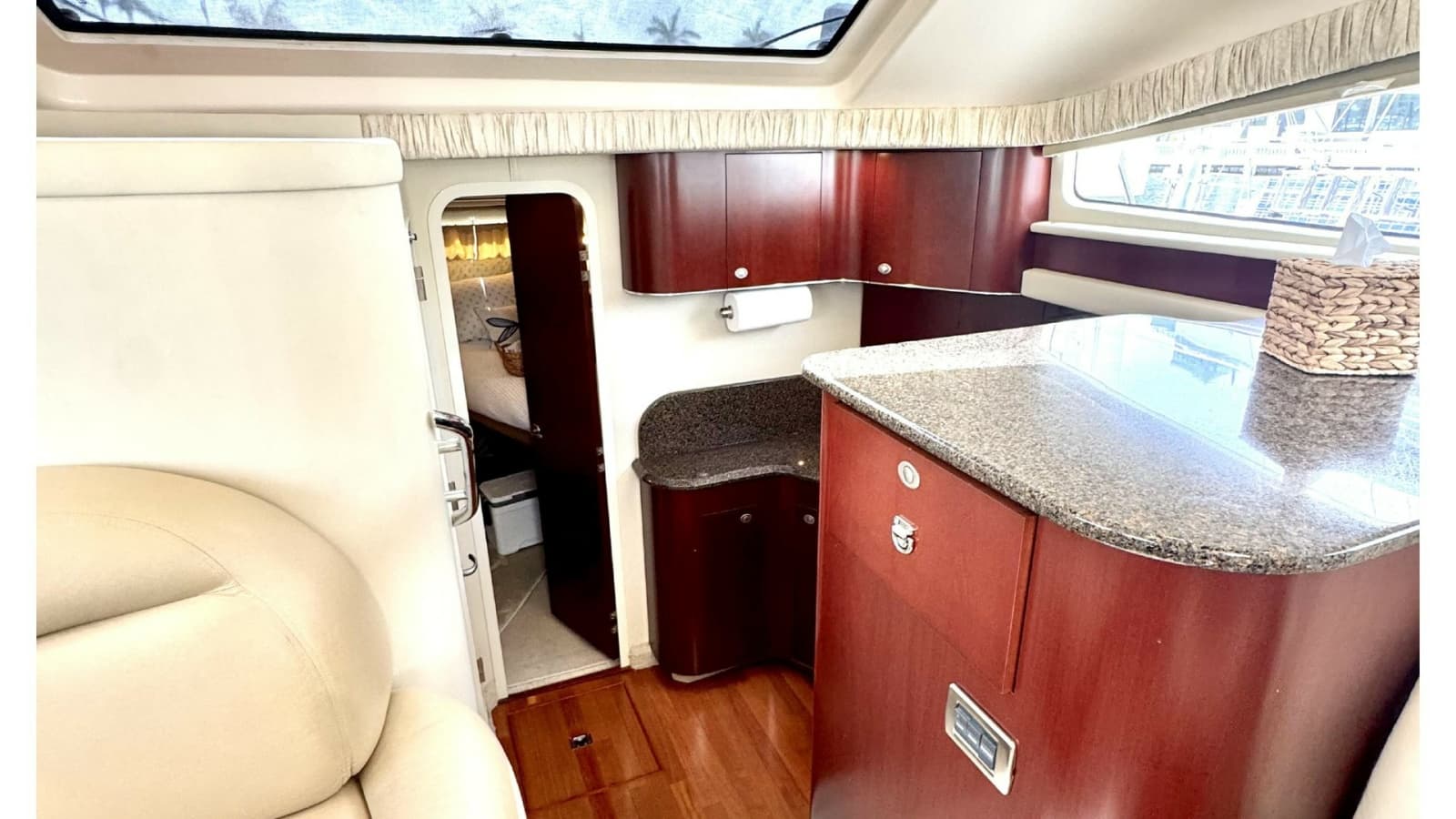 2006 Sea Ray 40 Motor Yacht - Photo 23
