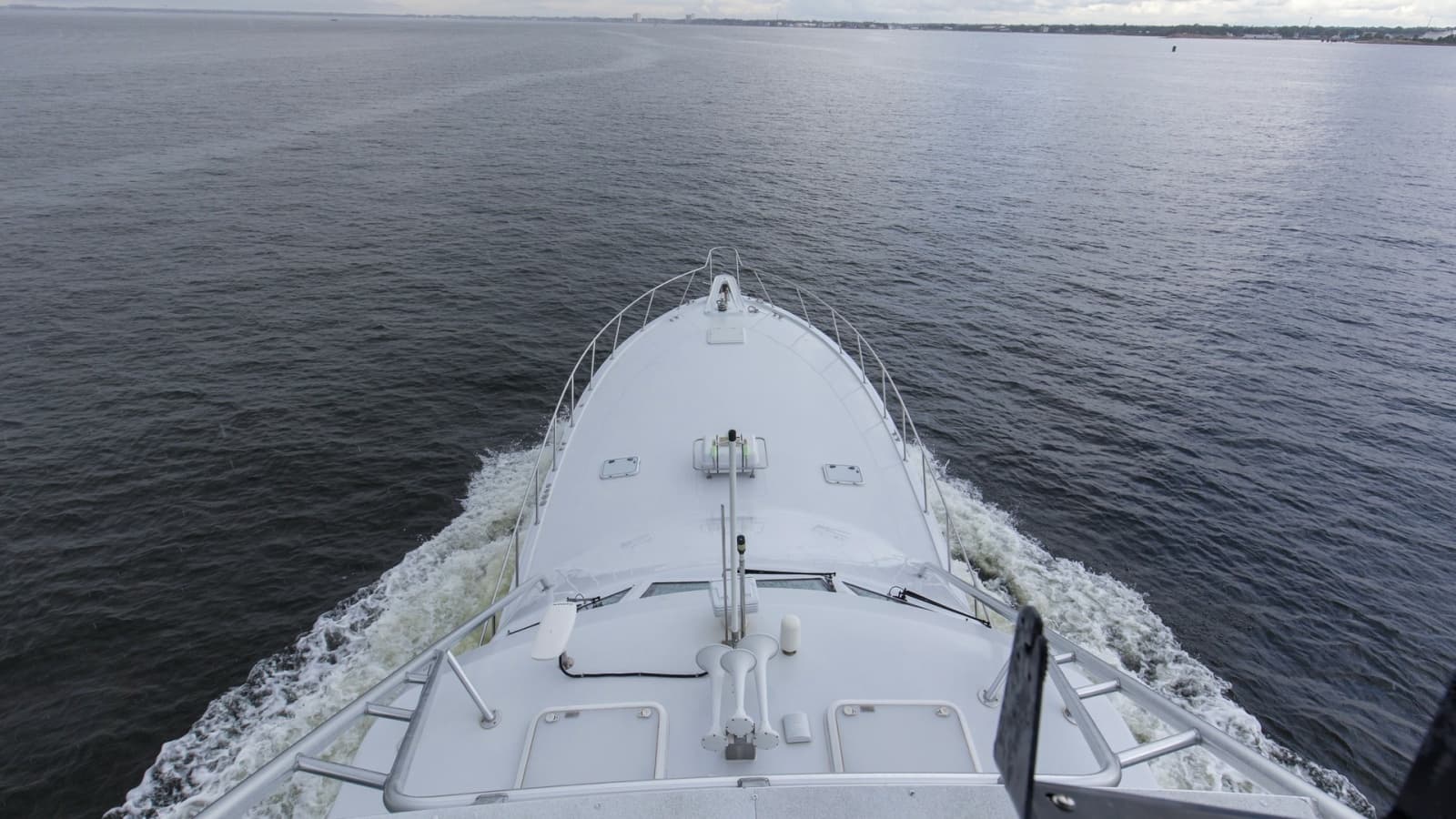 1999 Hatteras 60 Enclosed Bridge Convertible - Photo 37
