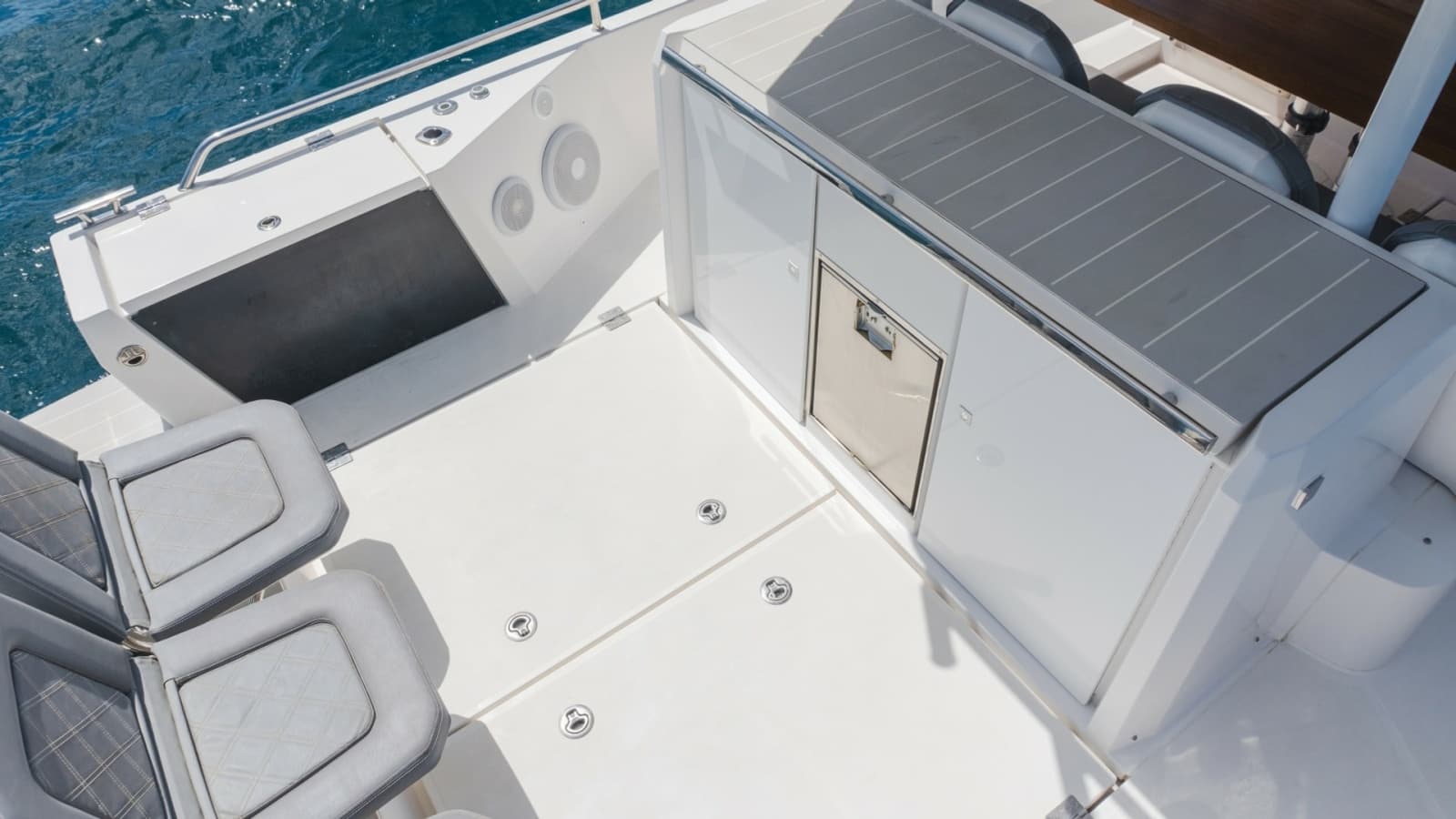 2020 Axopar 37 Sun Top - Photo 10