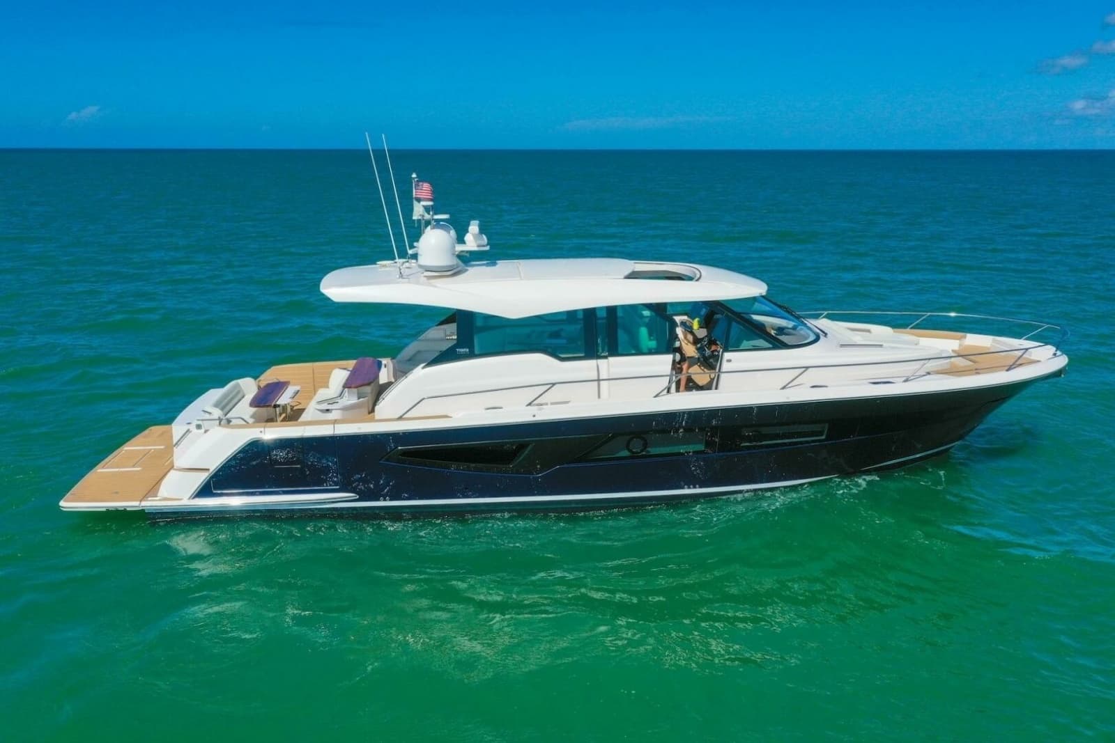 2023 Tiara Yachts EX 60 - Photo 1