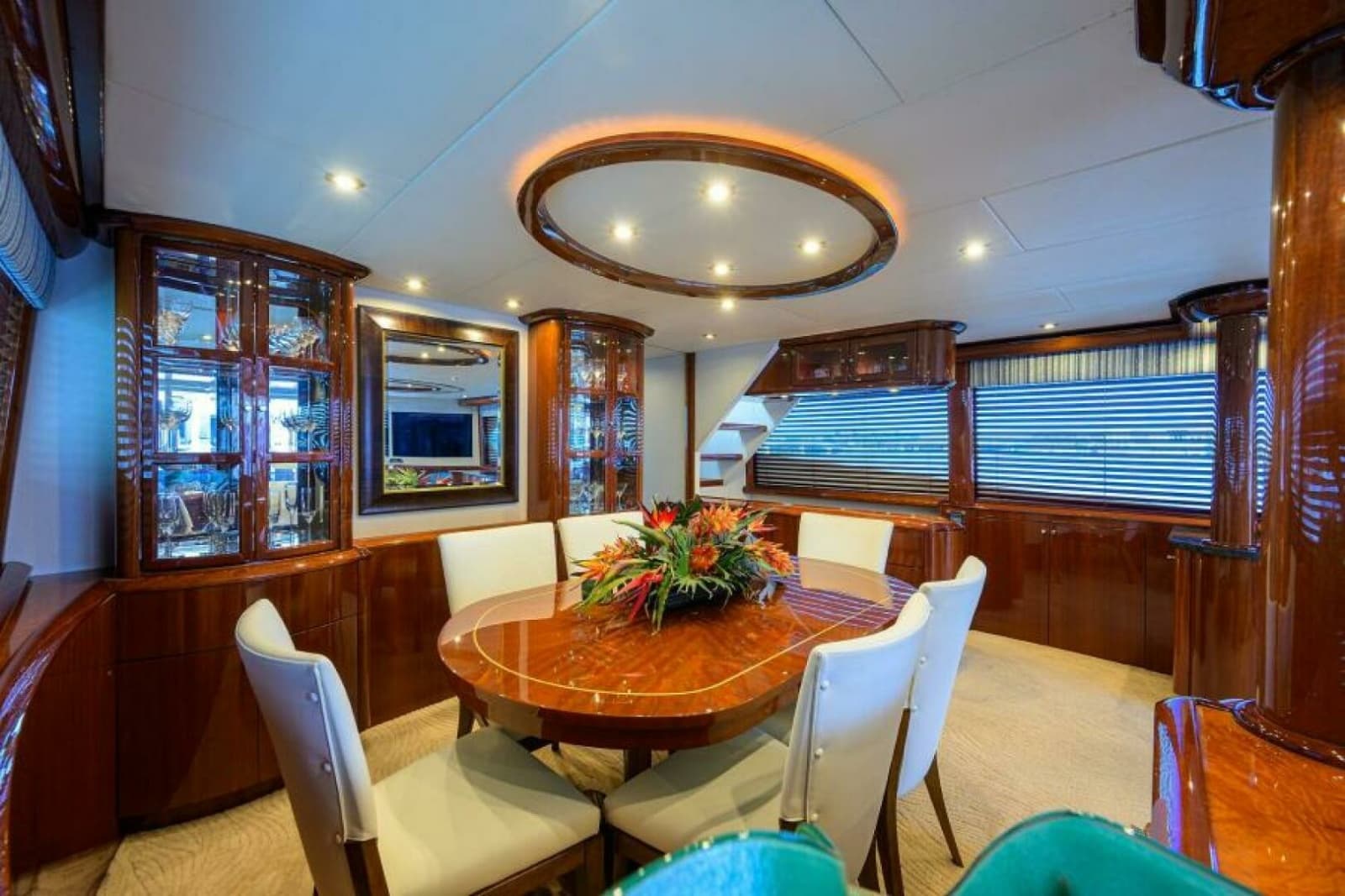 2007 Lazzara Yachts 80 Enclosed - Photo 9
