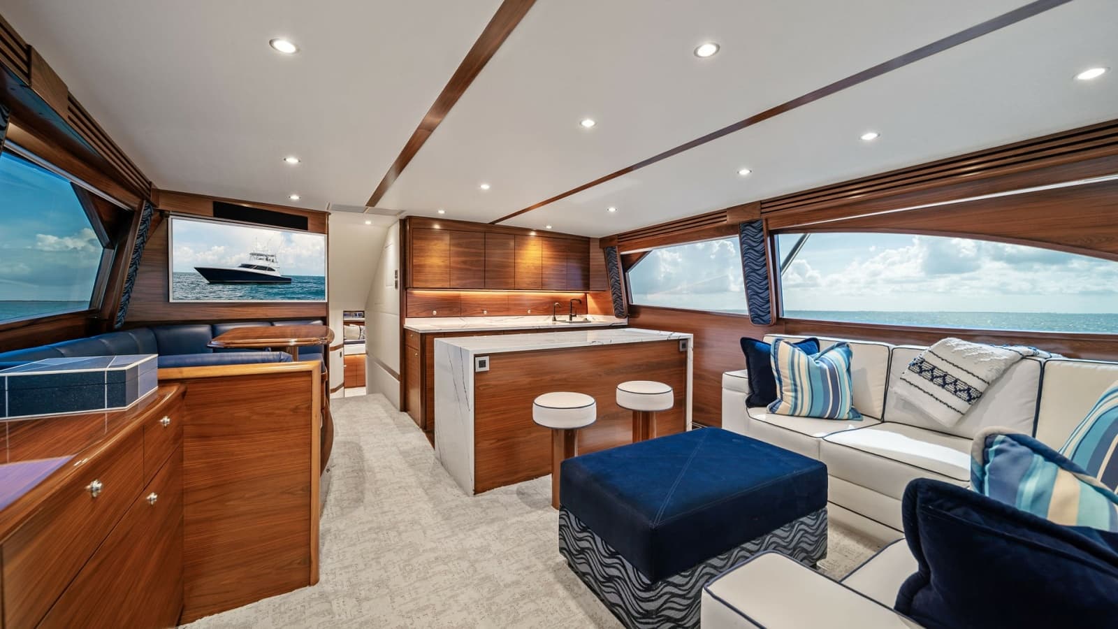 2024 Viking 64 Convertible - Photo 37