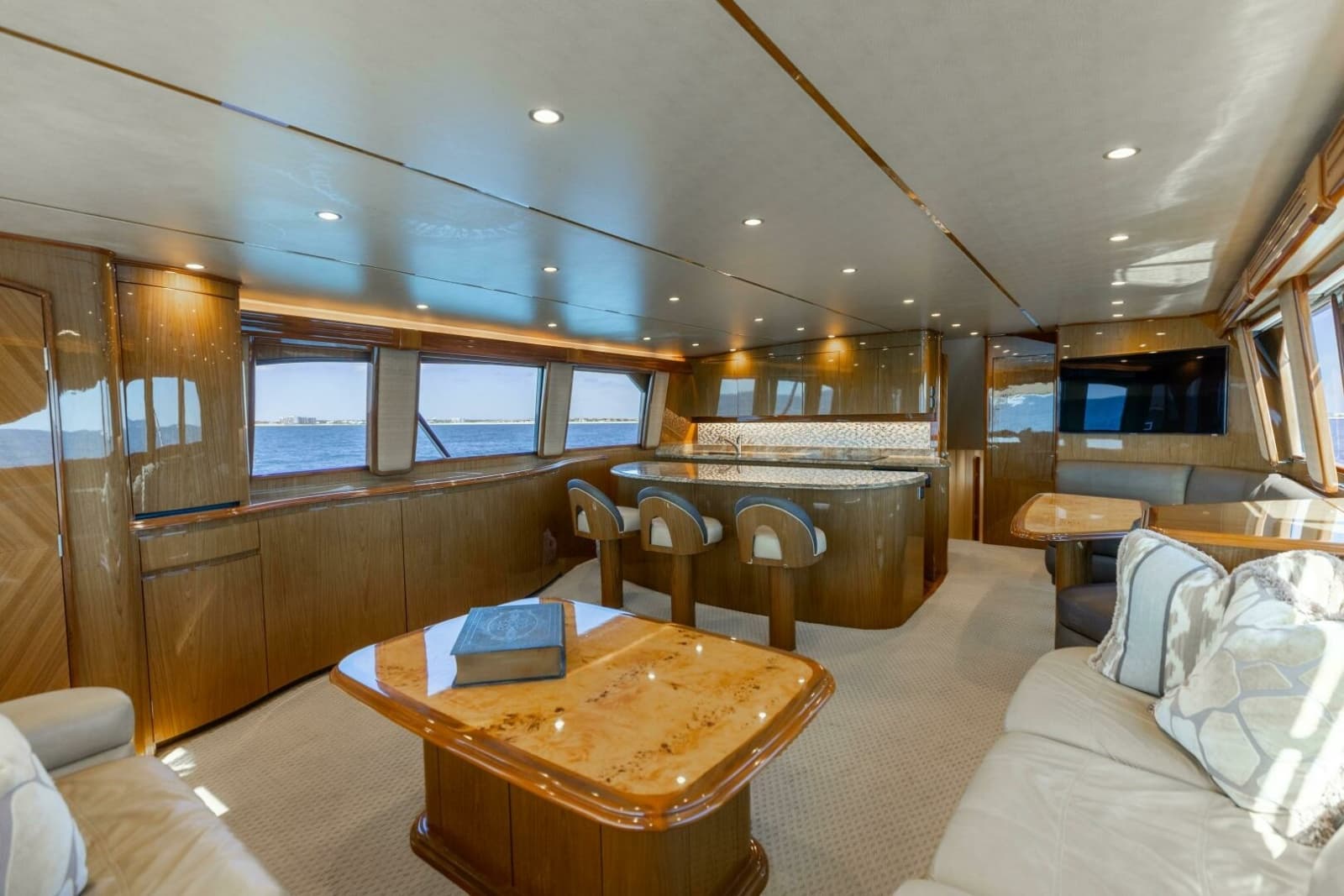 2013 Viking 76 Convertible - Photo 8