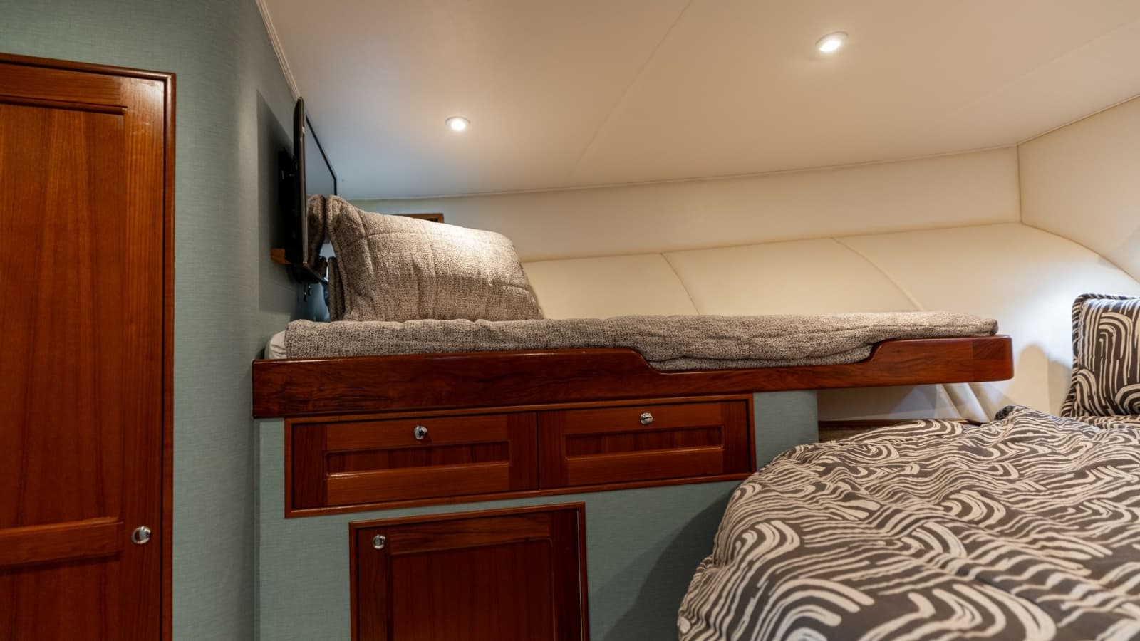 2006 Blackwell 65 Convertible - Photo 24