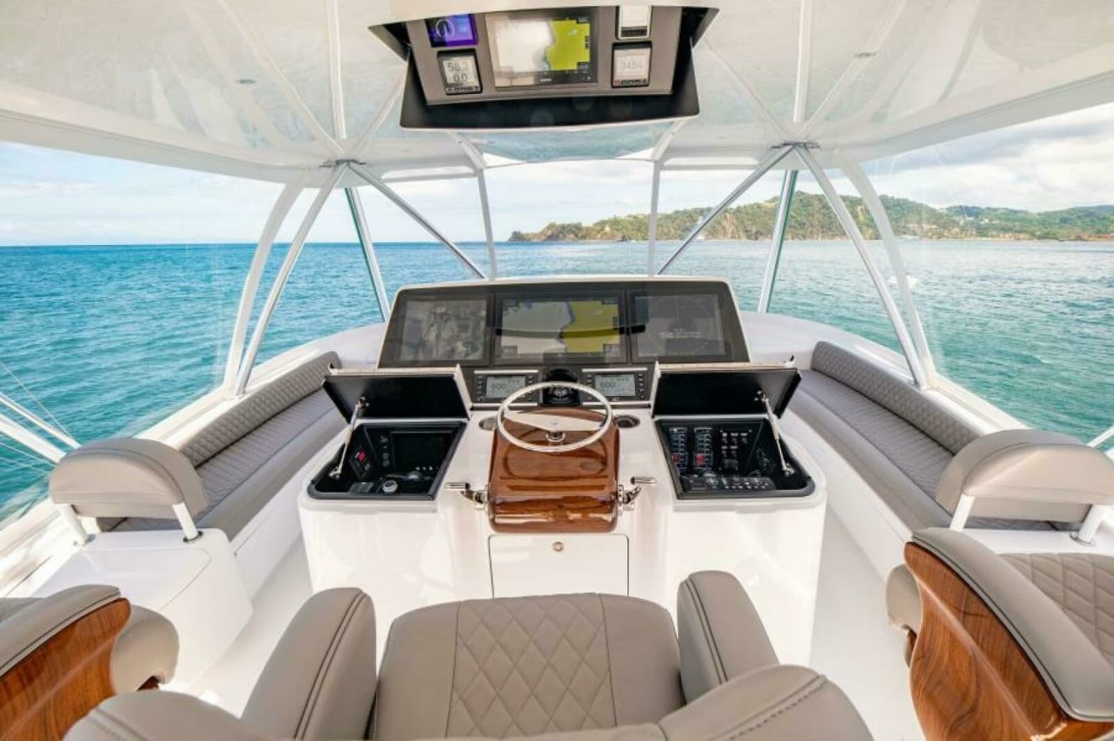 2023 Viking 64 Convertible - Photo 40