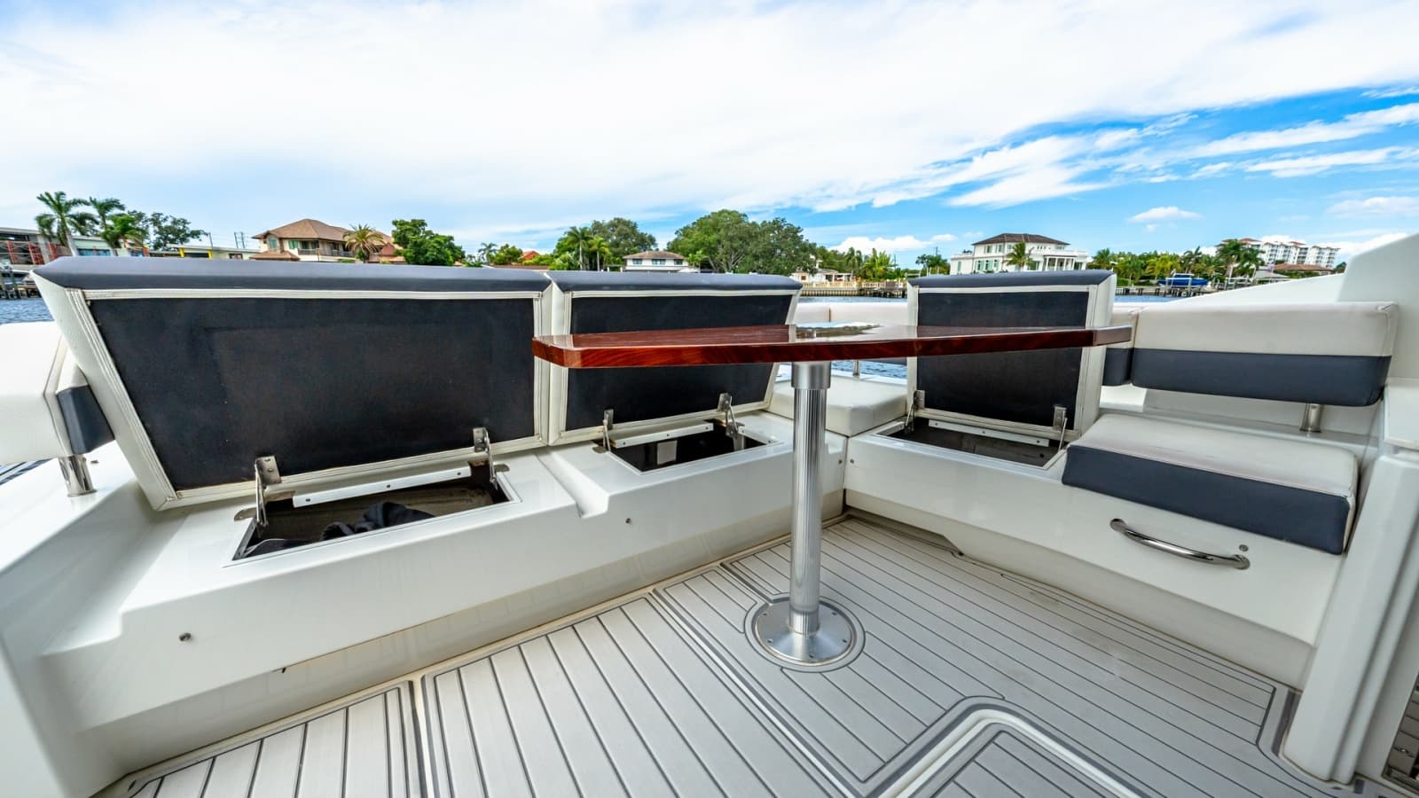 2019 Cruisers Yachts Cantius 46 - Photo 37