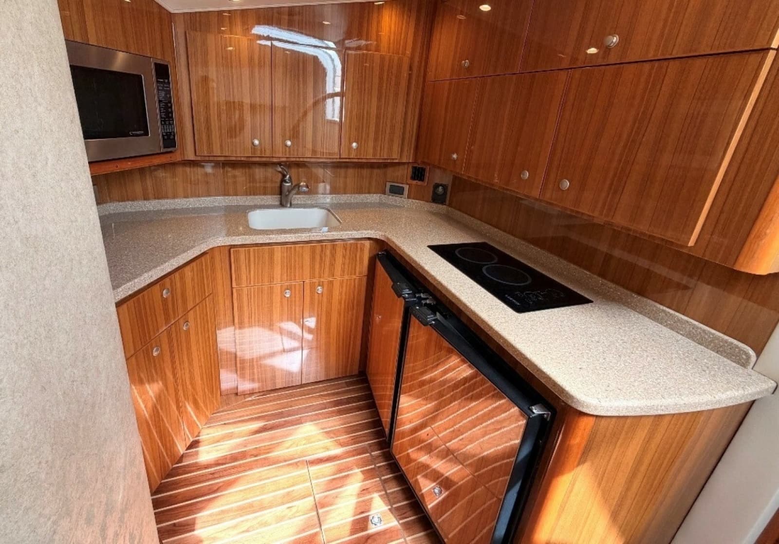 2015 Viking 42 Open - Photo 4