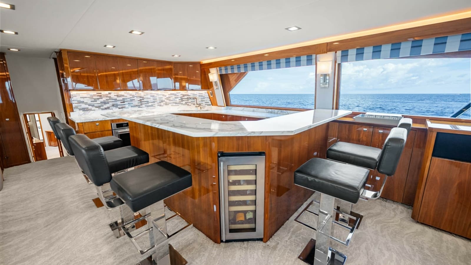 2017 Viking 92 Enclosed Bridge - Photo 9