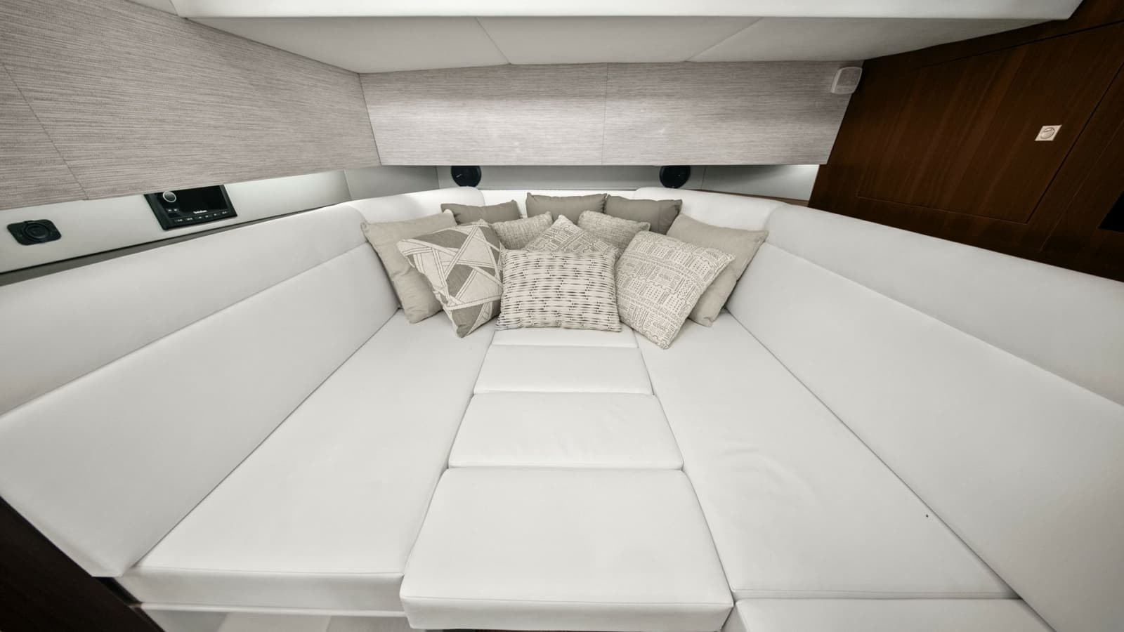 2023 Cruisers Yachts 42 GLS - Photo 29