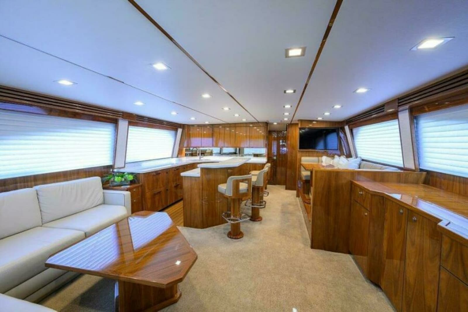 2020 Viking 72 Convertible - Photo 2